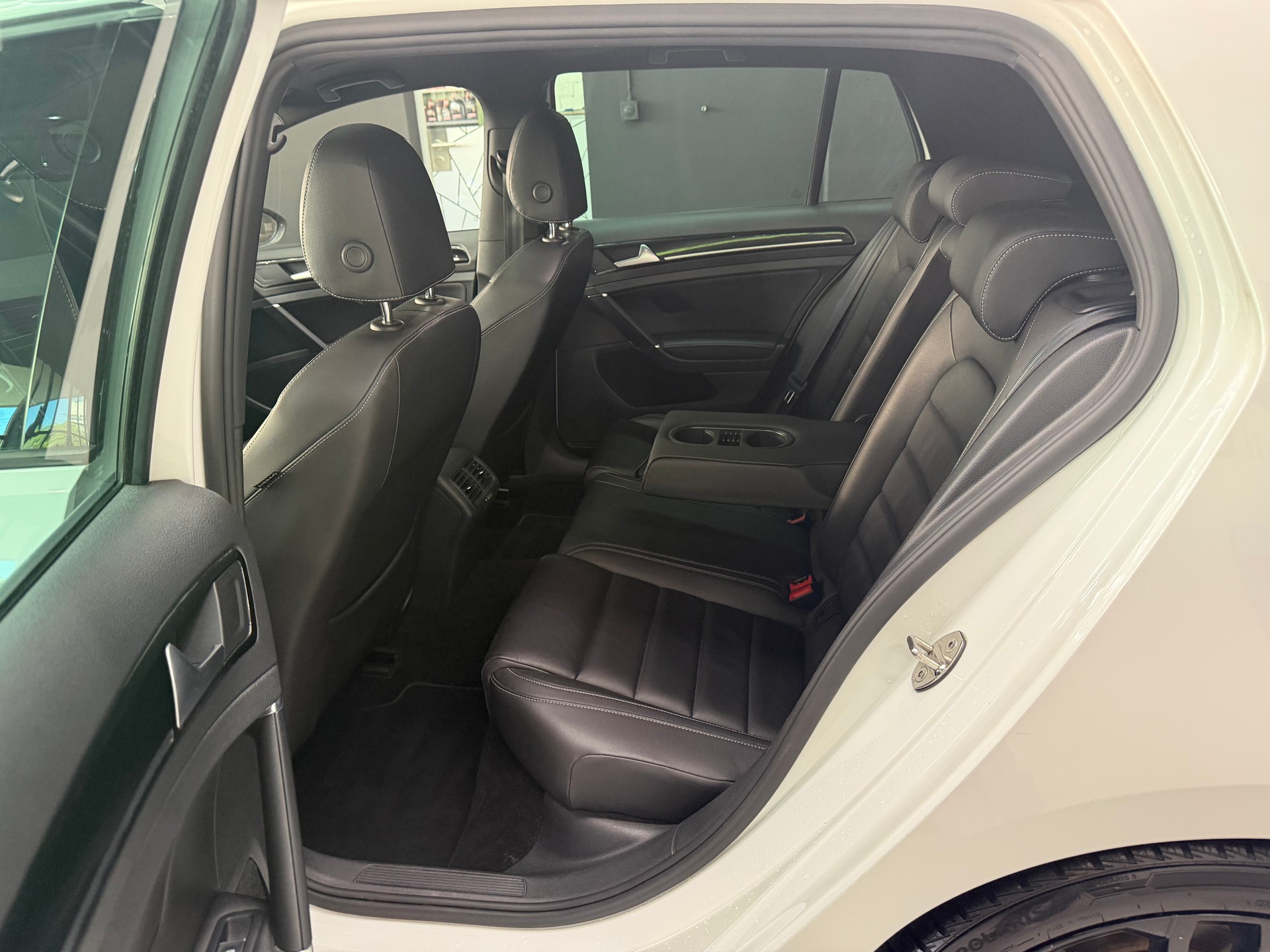 VW Golf 2.0 TDI GTD-image-7