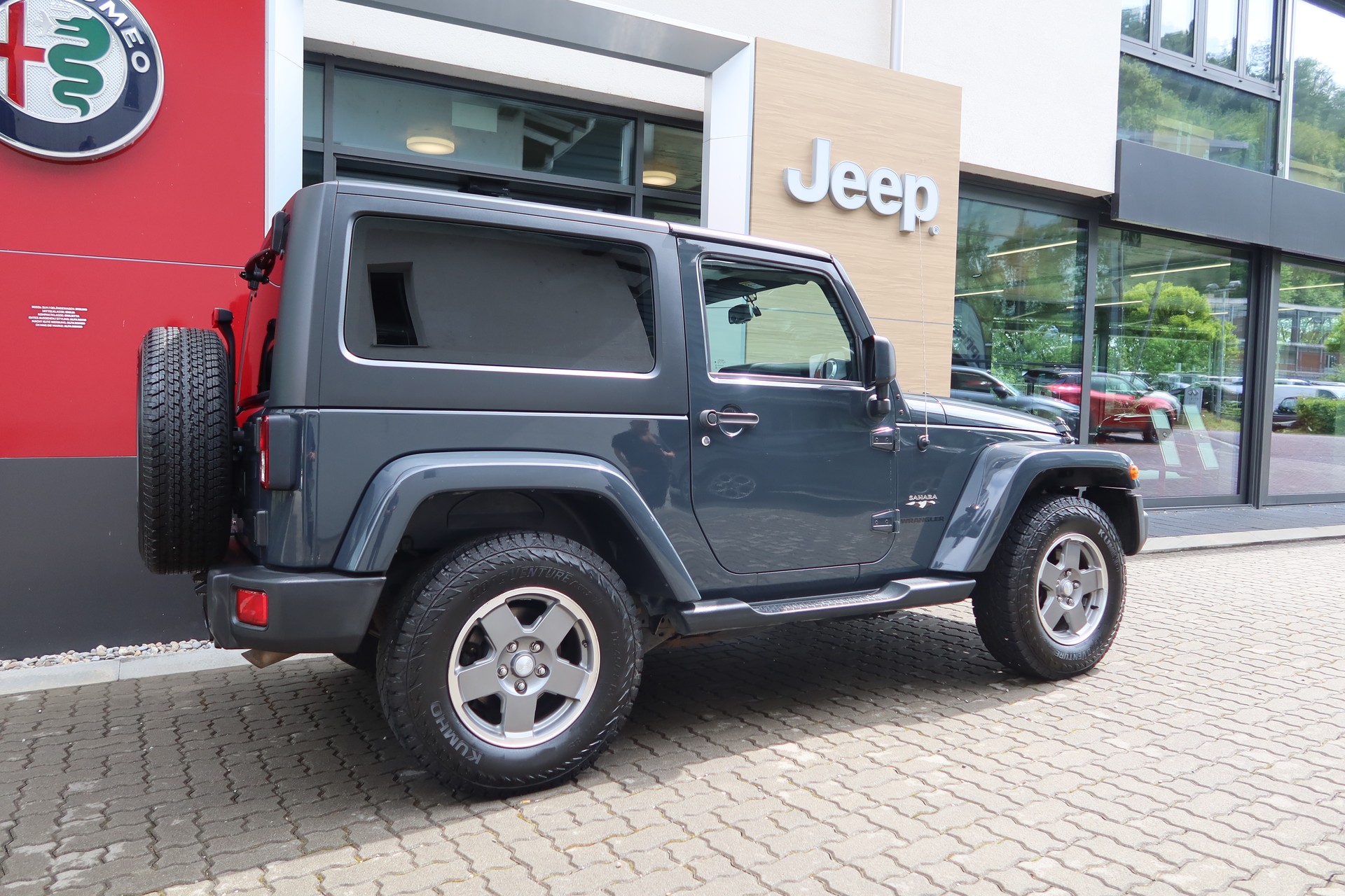 JEEP Wrangler 2.8CRD Sahara-image-5