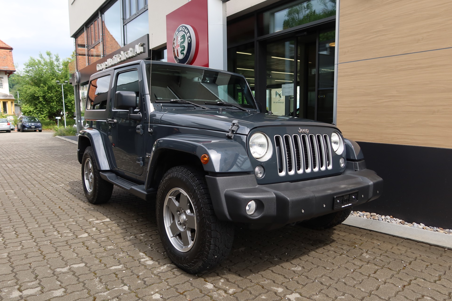 JEEP Wrangler 2.8CRD Sahara-image-1