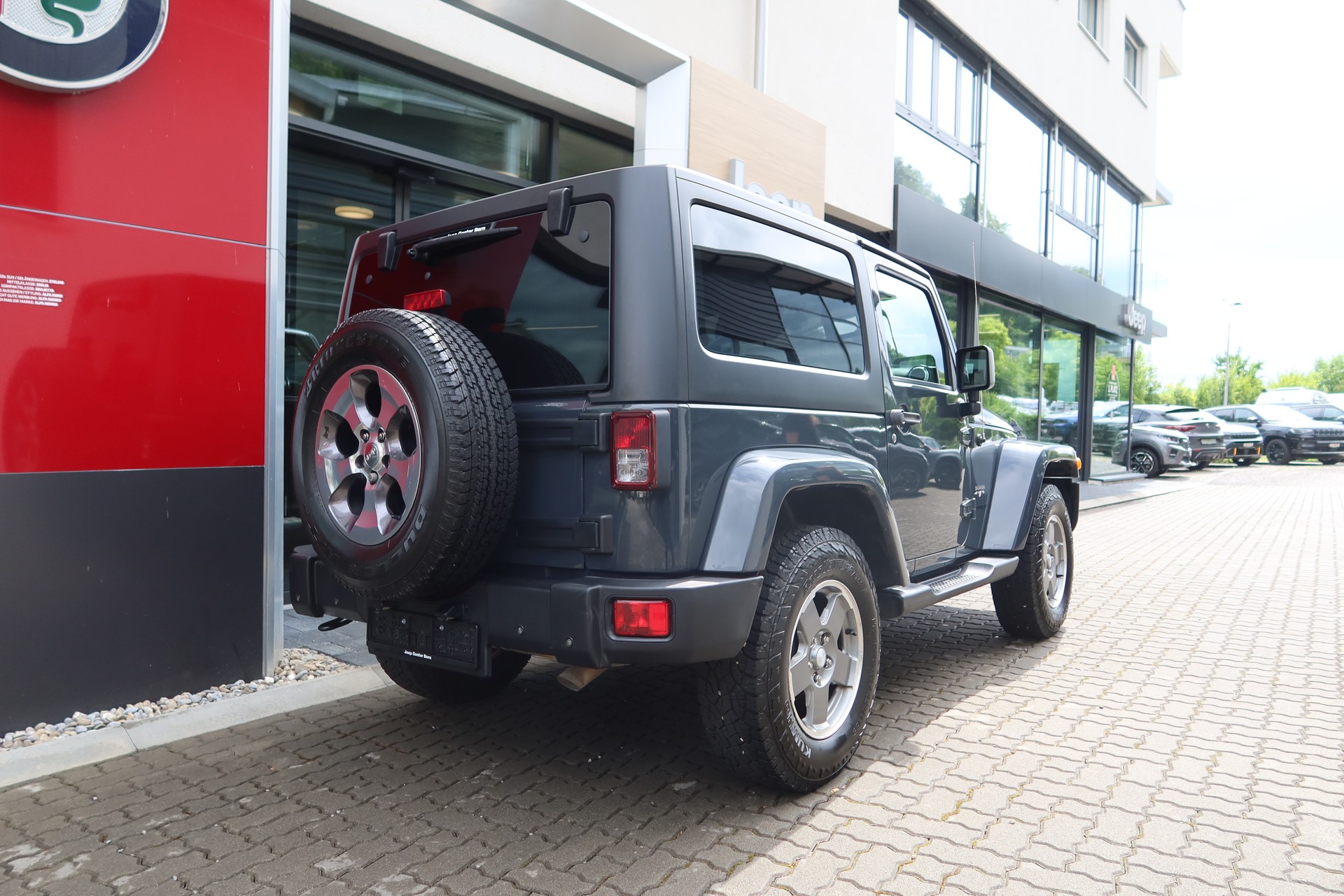 JEEP Wrangler 2.8CRD Sahara-image-6