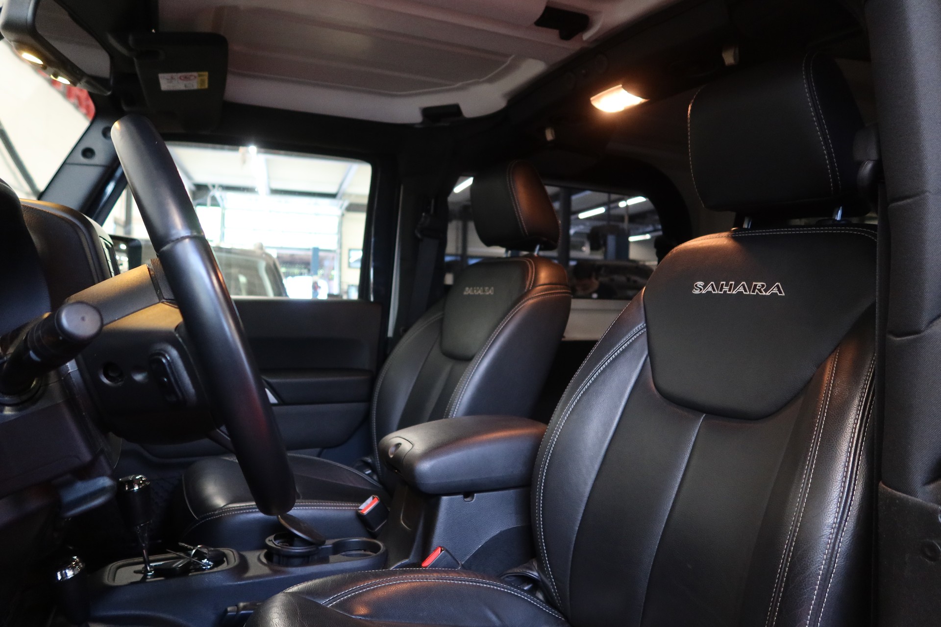 JEEP Wrangler 2.8CRD Sahara-image-8