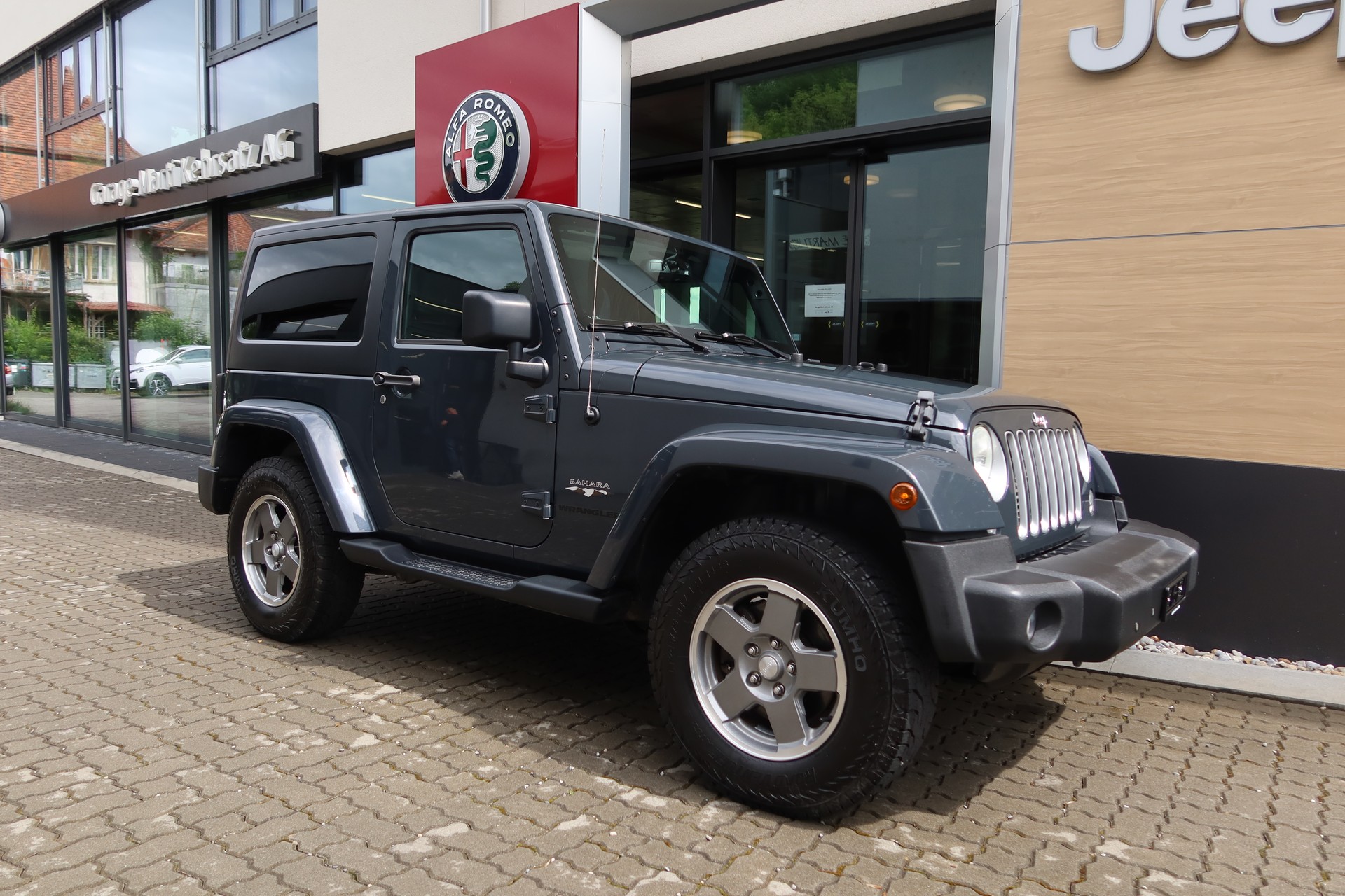 JEEP Wrangler 2.8CRD Sahara-image-2