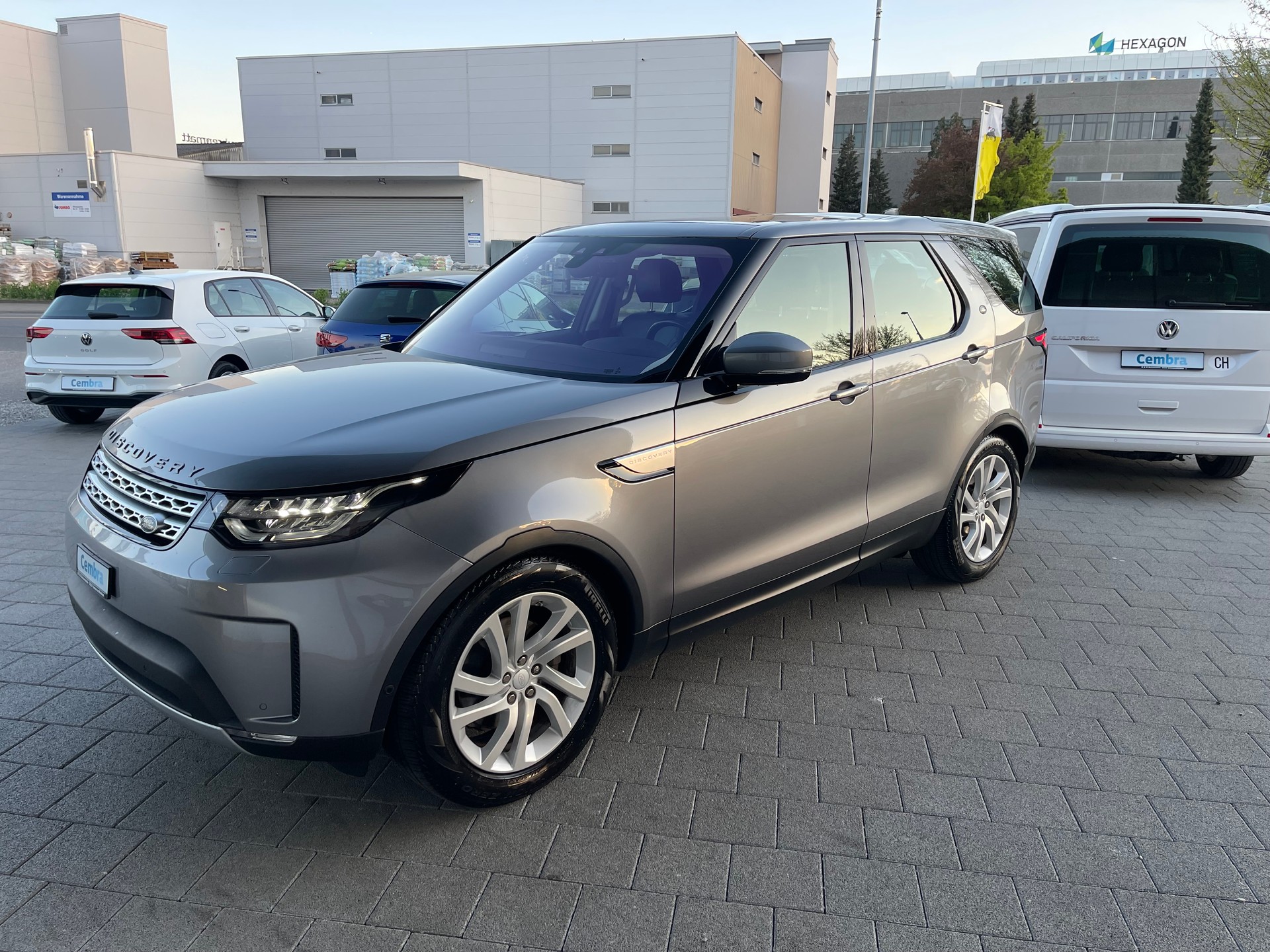 LAND ROVER Discovery 2.0 Si4 Landmark Edition Automatic-image-1