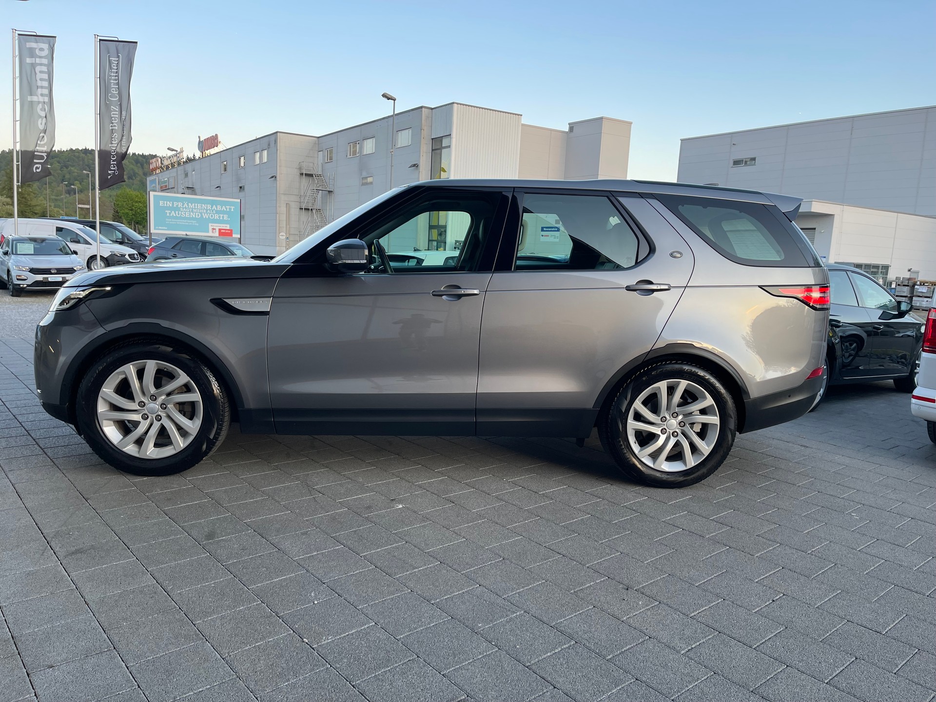 LAND ROVER Discovery 2.0 Si4 Landmark Edition Automatic-image-8