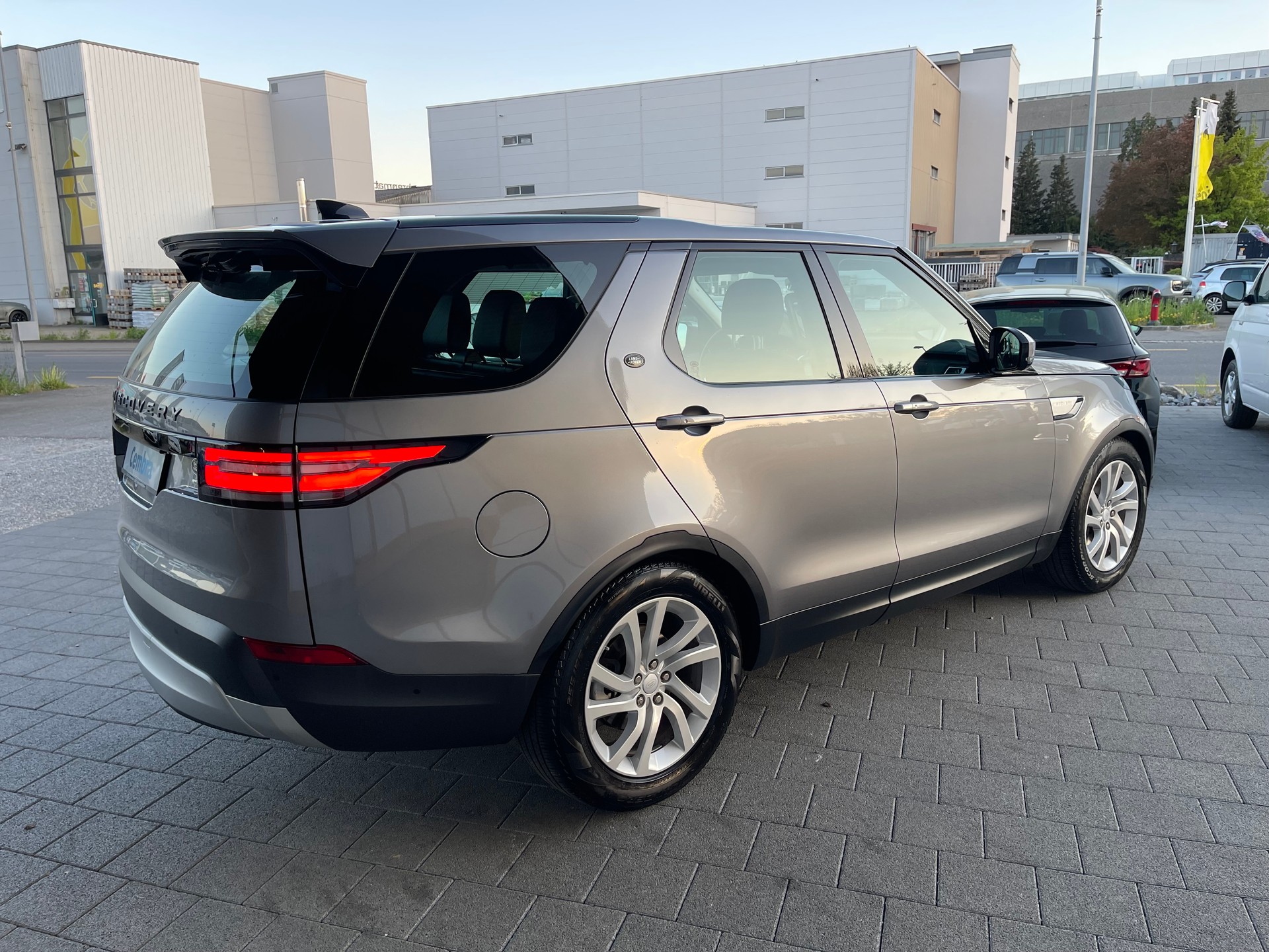 LAND ROVER Discovery 2.0 Si4 Landmark Edition Automatic-image-5