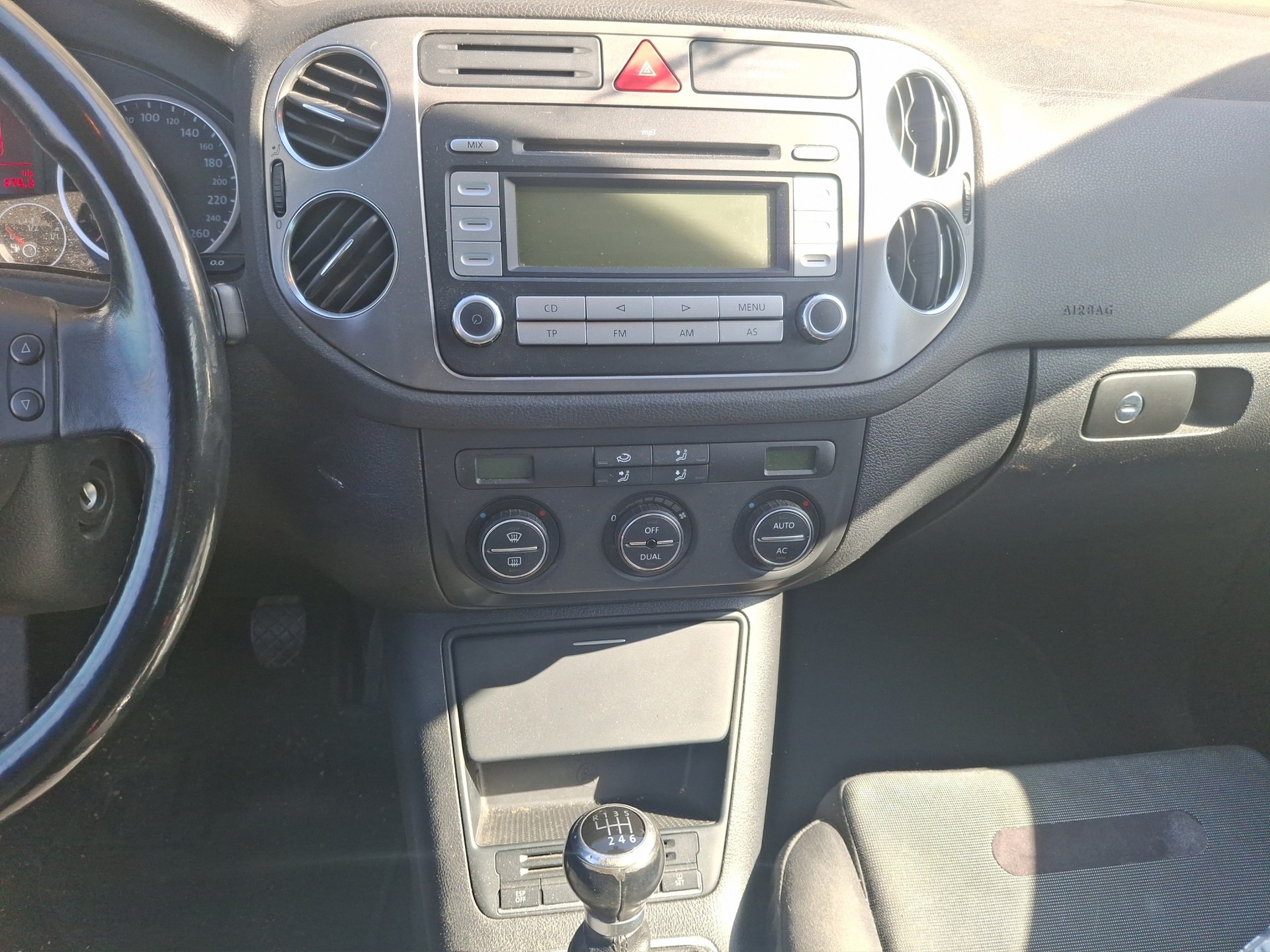 VW Tiguan 1.4 TSI Sport&Style-image-7