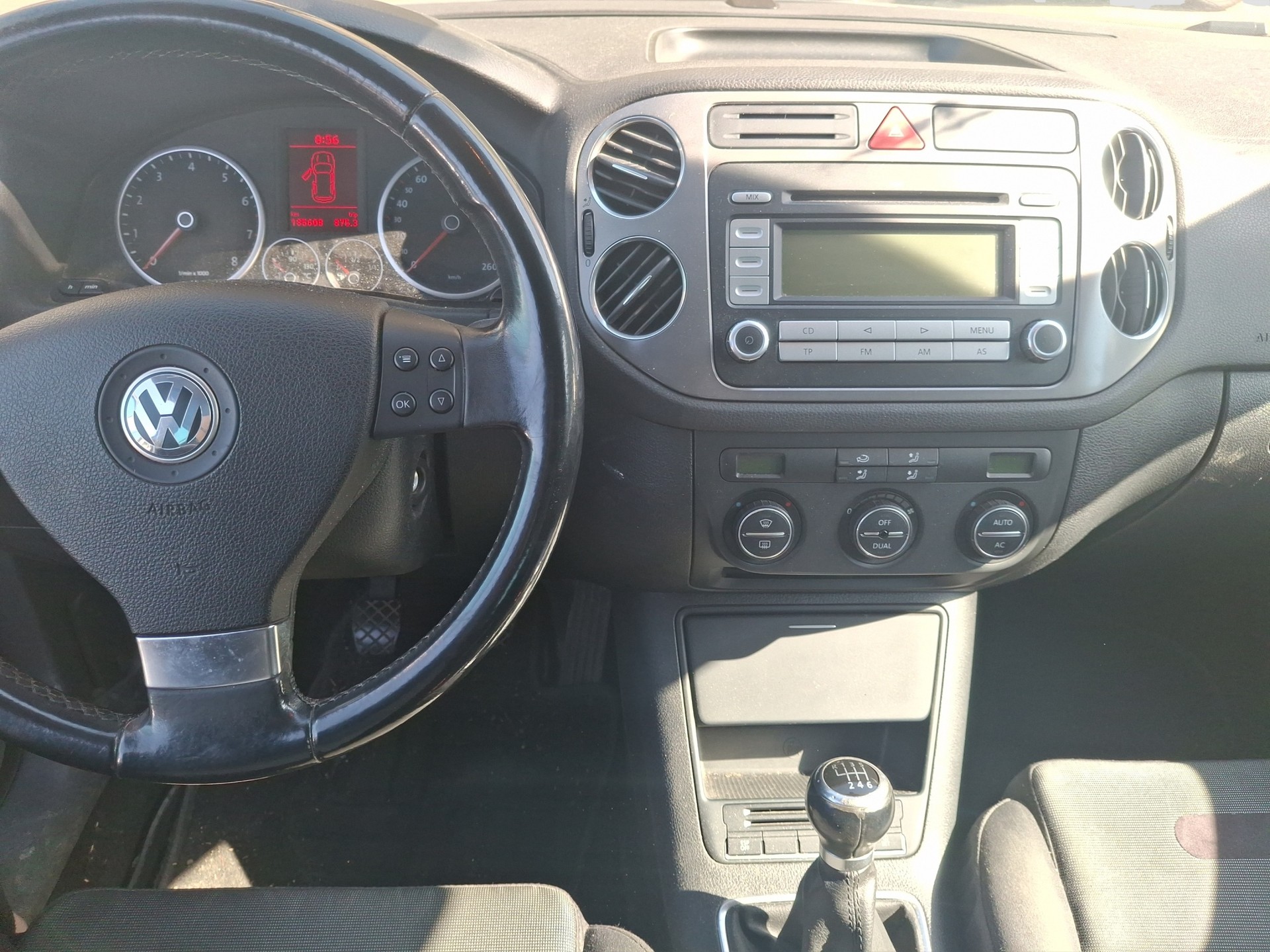 VW Tiguan 1.4 TSI Sport&Style-image-6