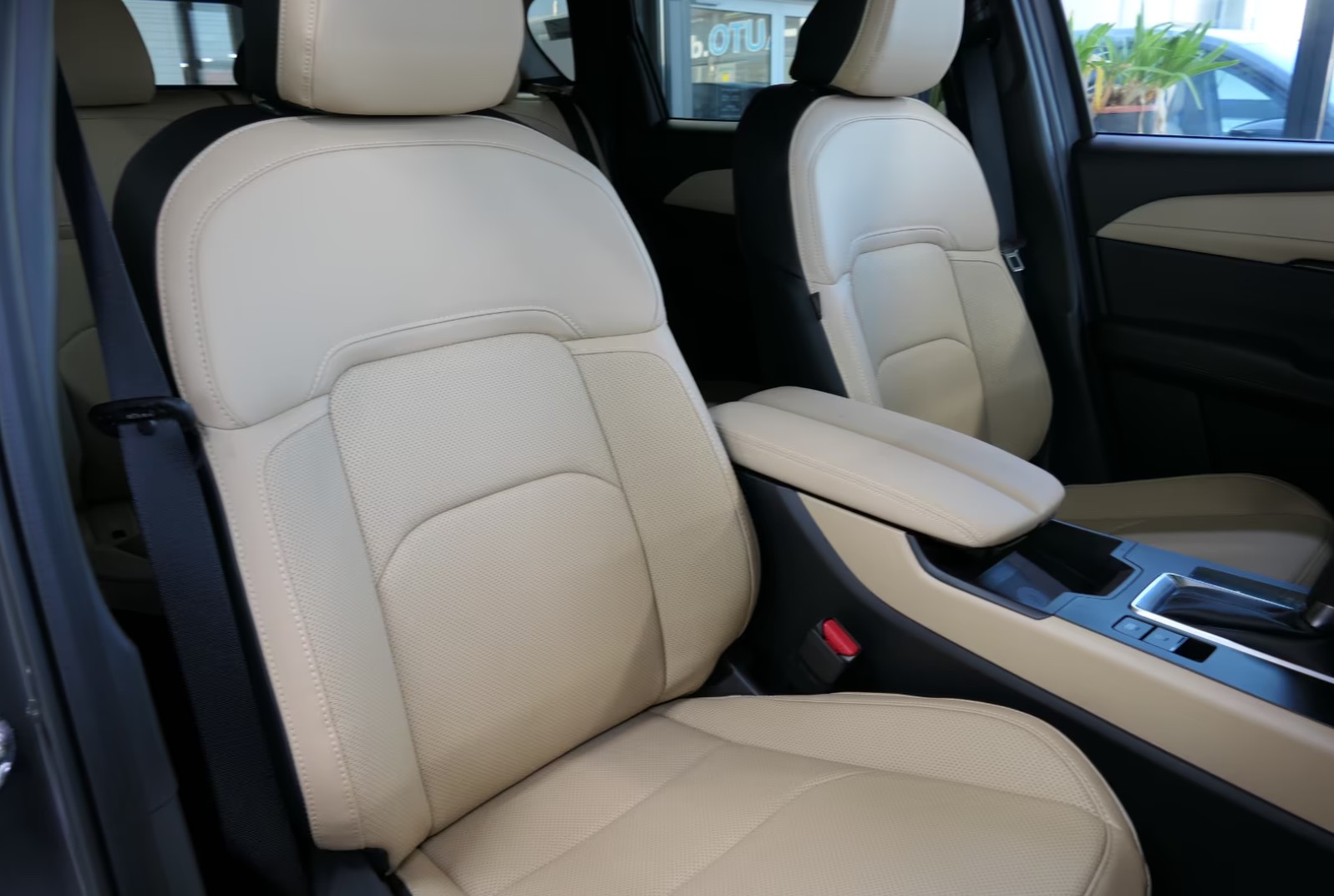 MAZDA CX-80 e-Skyactiv D254 MHEV AWD Homura-image-4