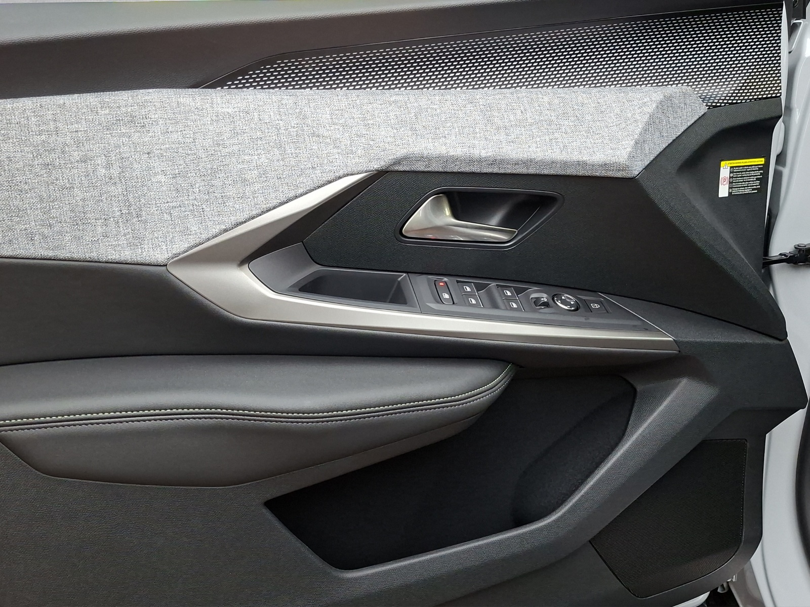 PEUGEOT 3008 e-GT Exclusive AWD 73kWh-image-12