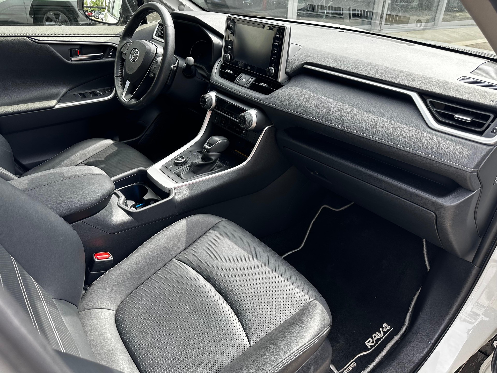 TOYOTA RAV4 2.5 HEV Premium-image-13