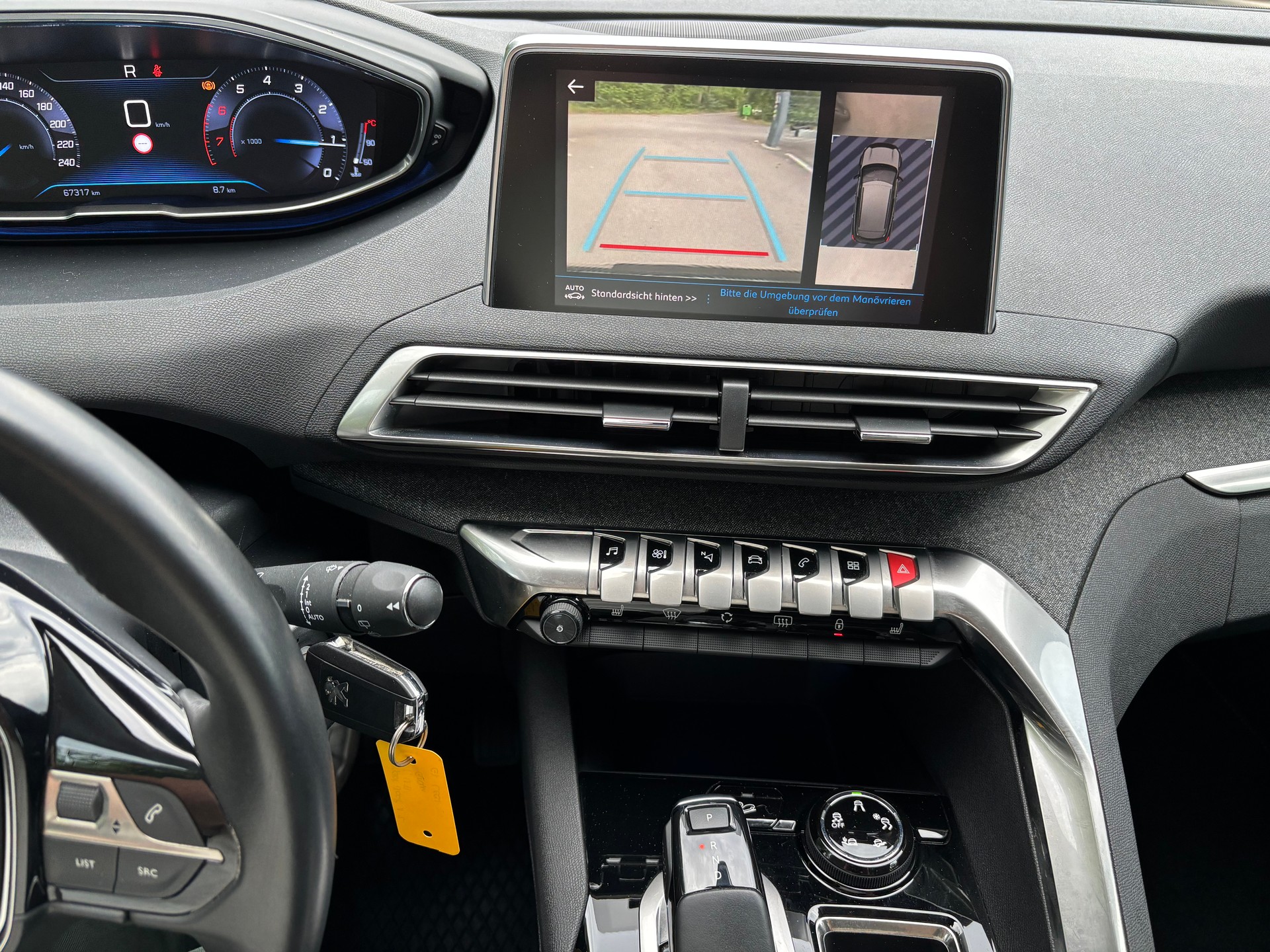PEUGEOT 3008 1.2 PureTech Allure-image-12