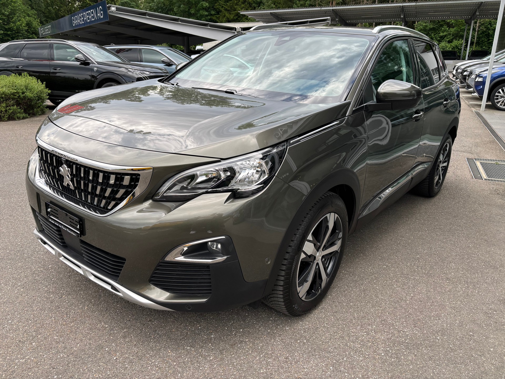 PEUGEOT 3008 1.2 PureTech Allure-image-1