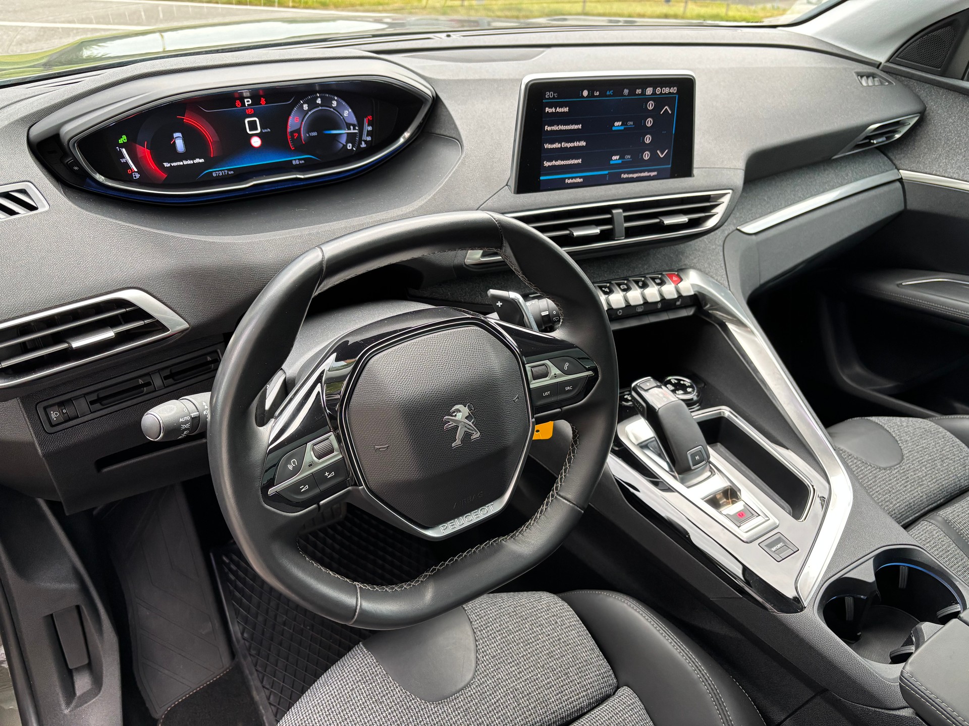 PEUGEOT 3008 1.2 PureTech Allure-image-11