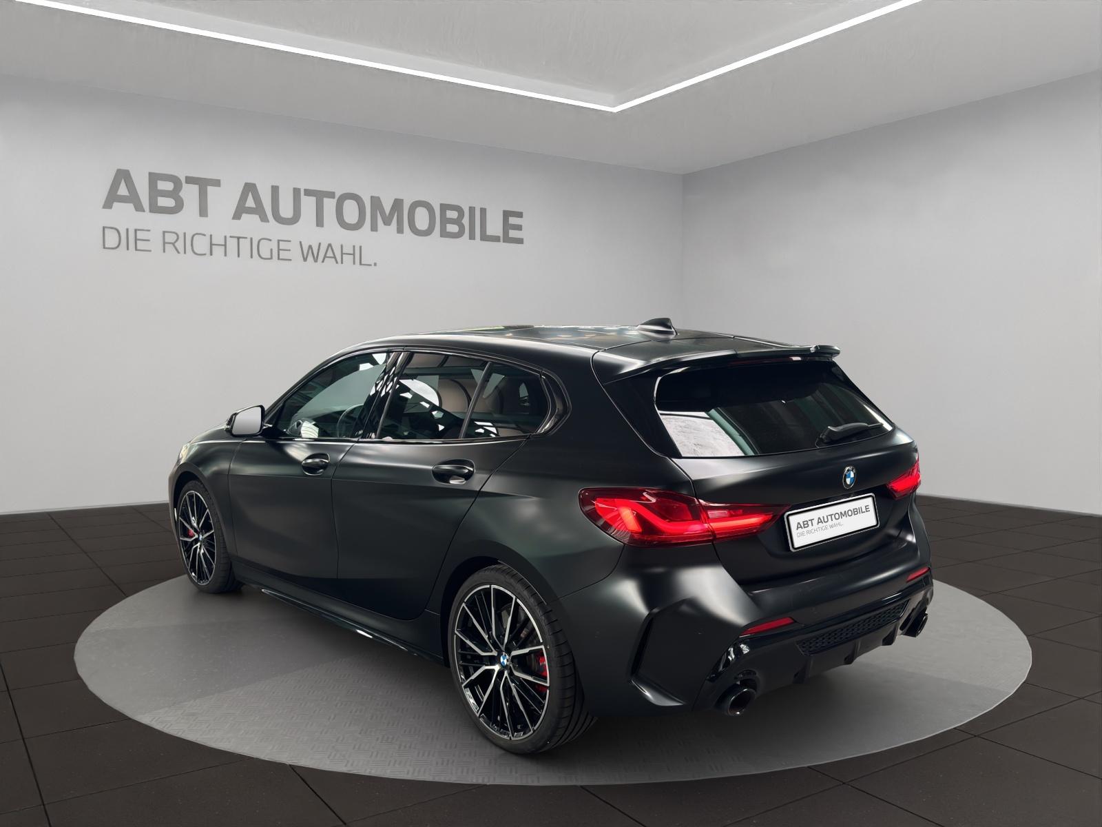 BMW M135i xDrive-showroom-element-3