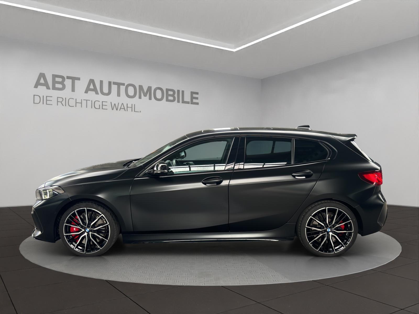 BMW M135i xDrive-showroom-element-2