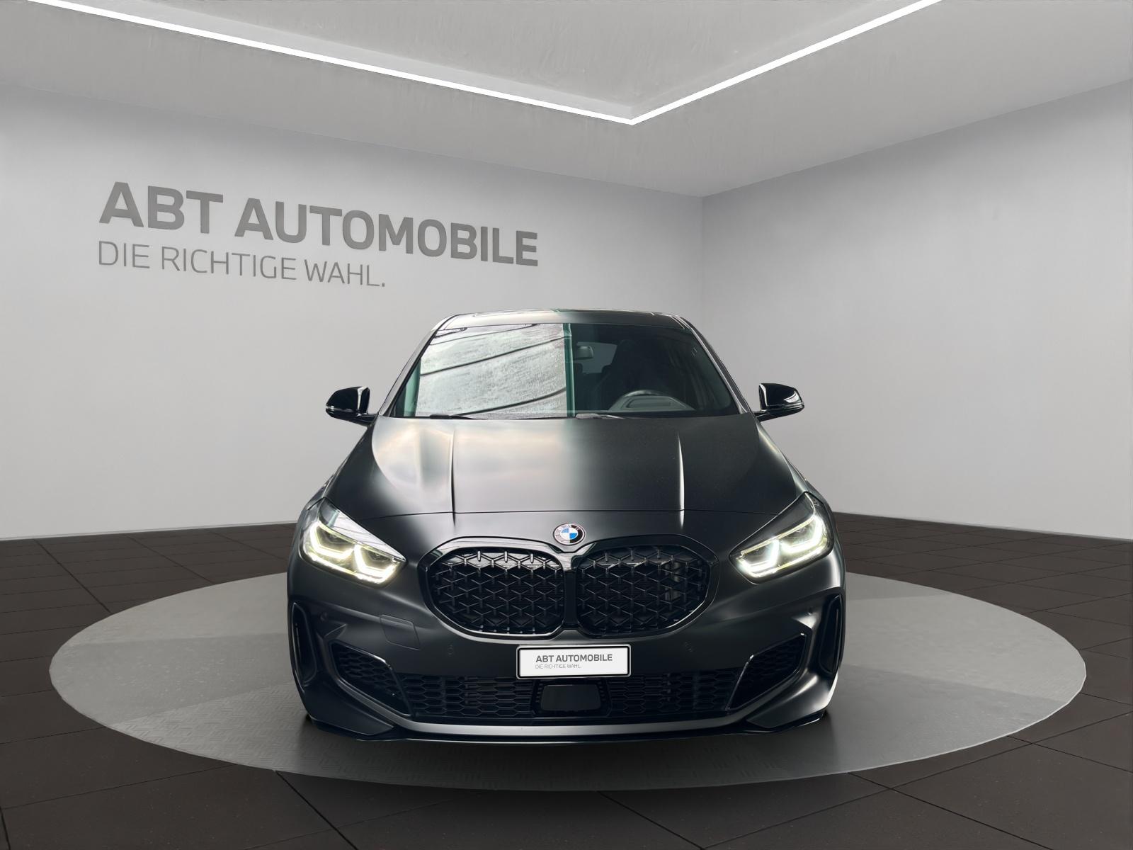 BMW M135i xDrive-showroom-element-1