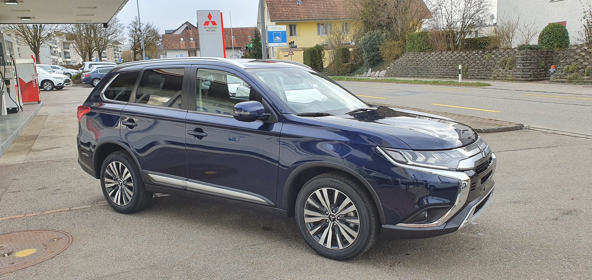MITSUBISHI Outlander 2.0 Value 4WD-image-10