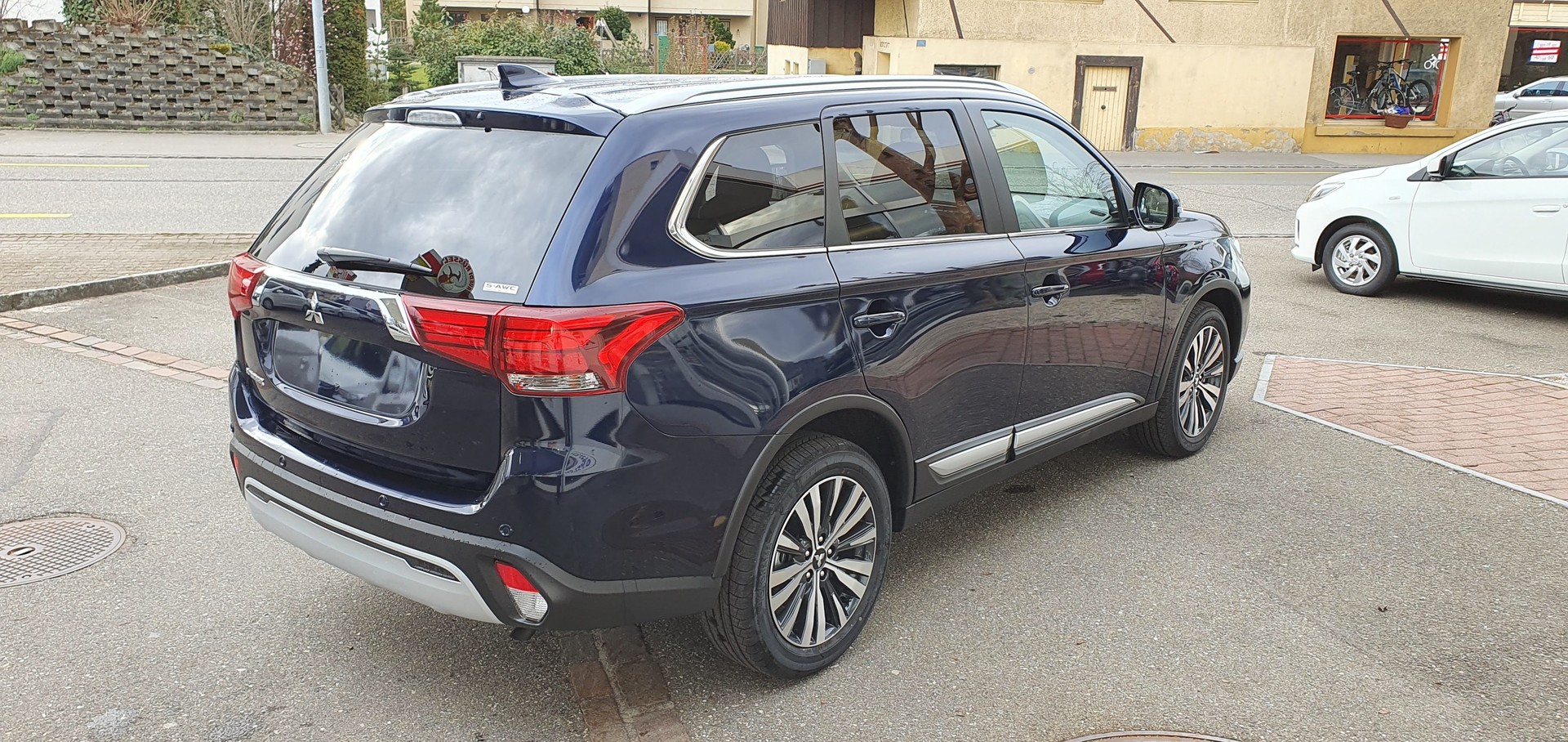 MITSUBISHI Outlander 2.0 Value 4WD-image-9