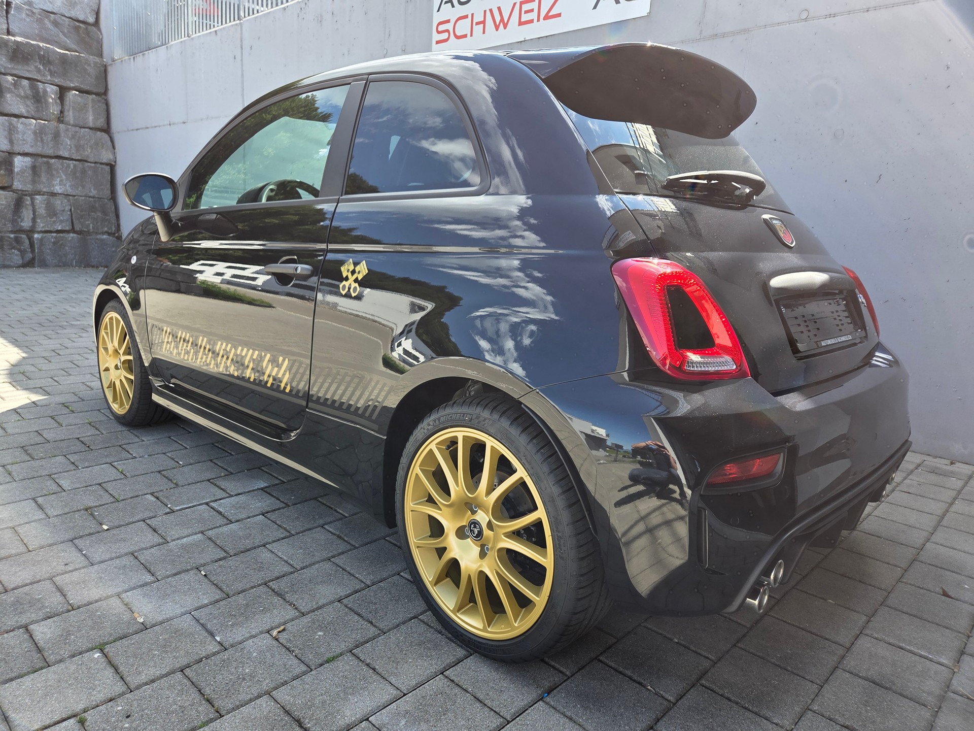 FIAT 695 1.4 16V Turbo Abarth 75° Anniversario-image-10