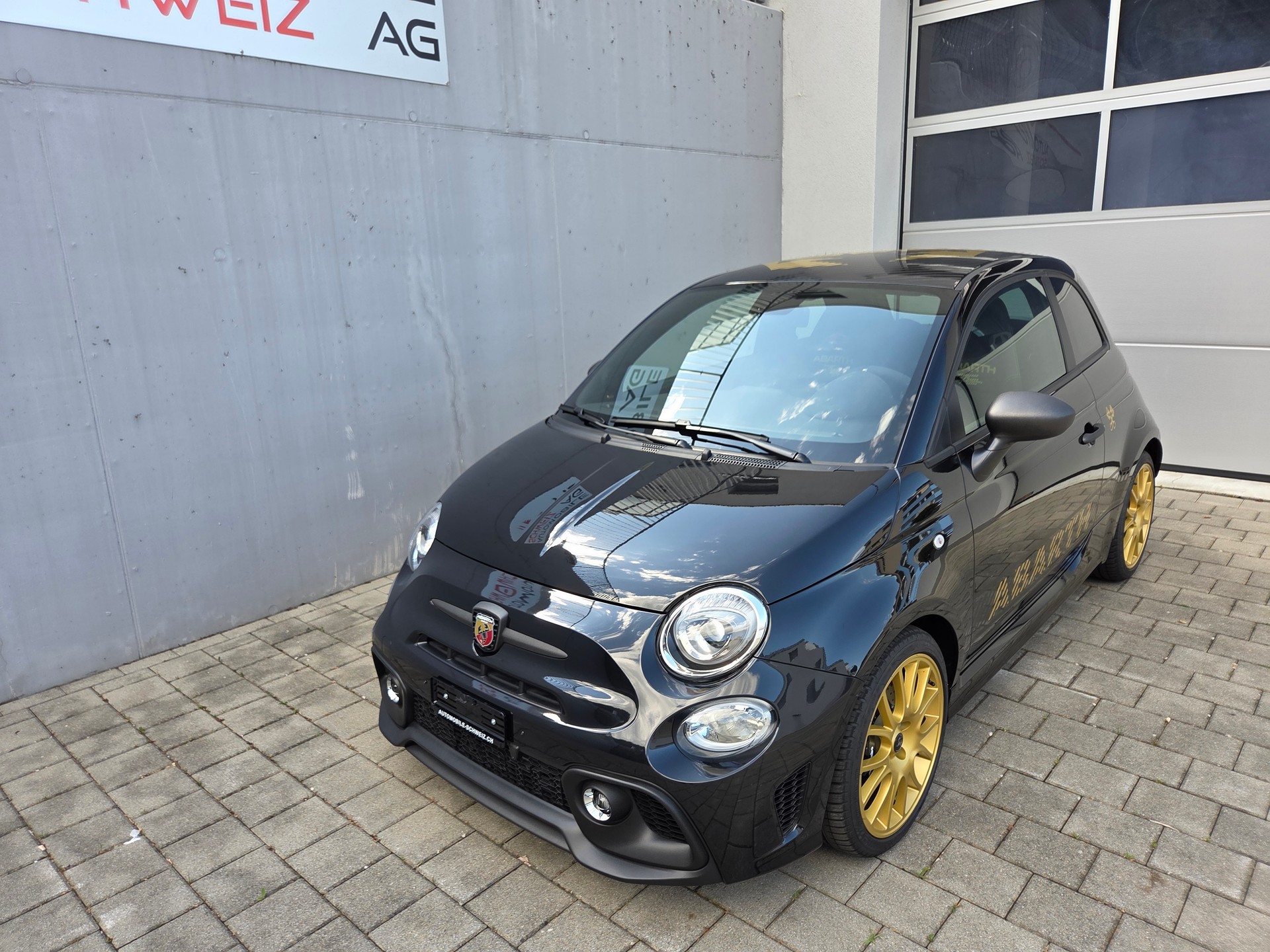 FIAT 695 1.4 16V Turbo Abarth 75° Anniversario-image-2