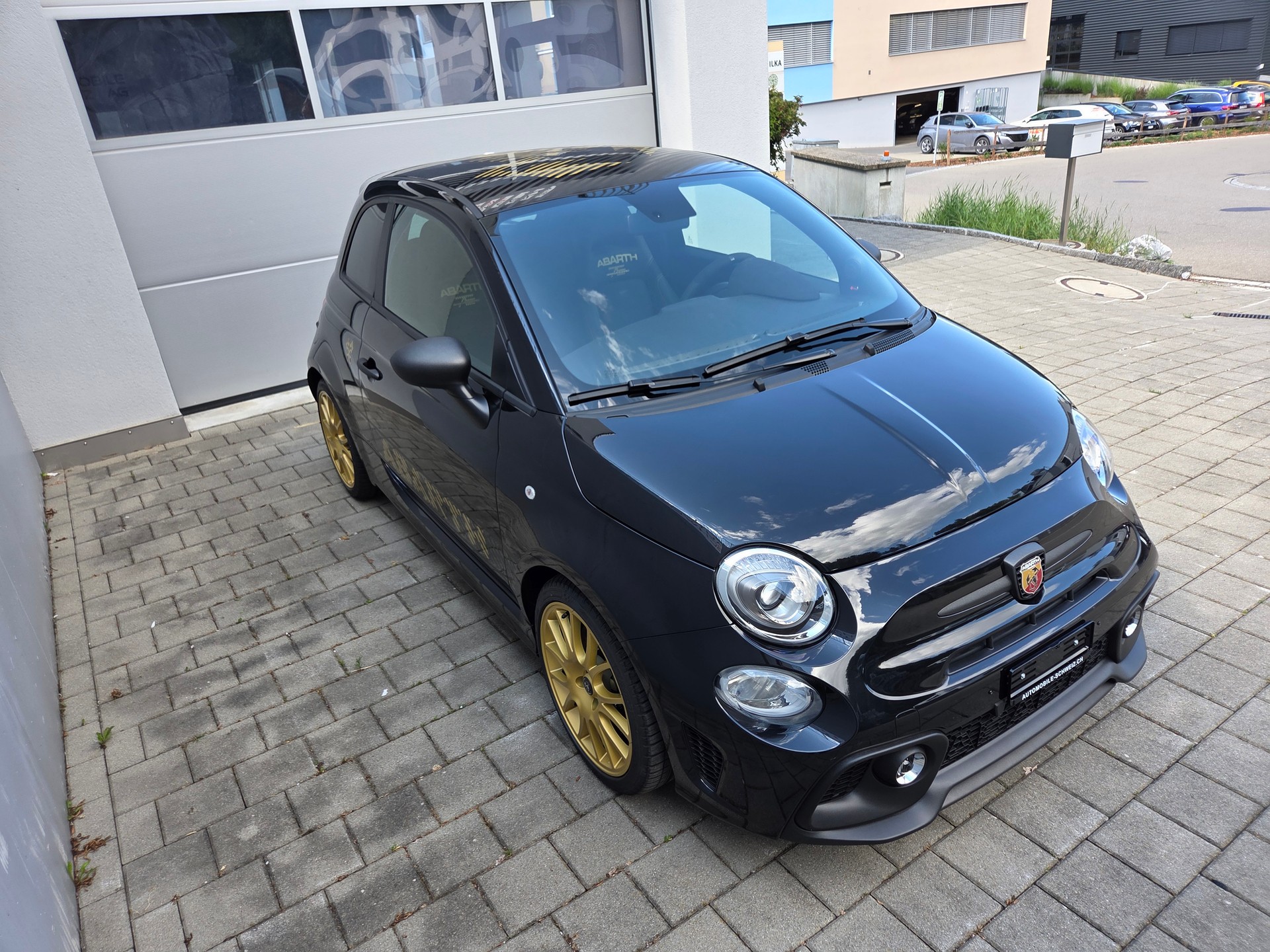 FIAT 695 1.4 16V Turbo Abarth 75° Anniversario-image-5