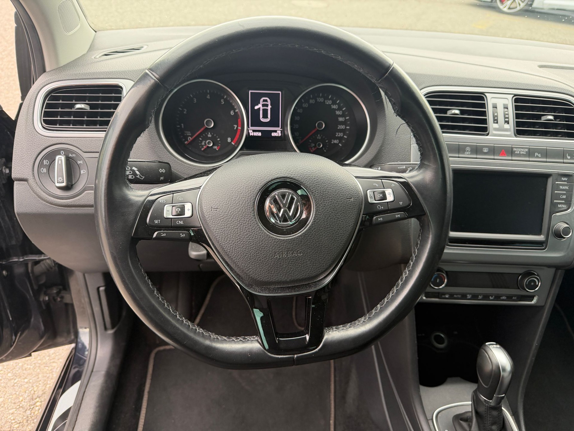 VW Polo 1.2 TSI BMT Allstar DSG-image-15