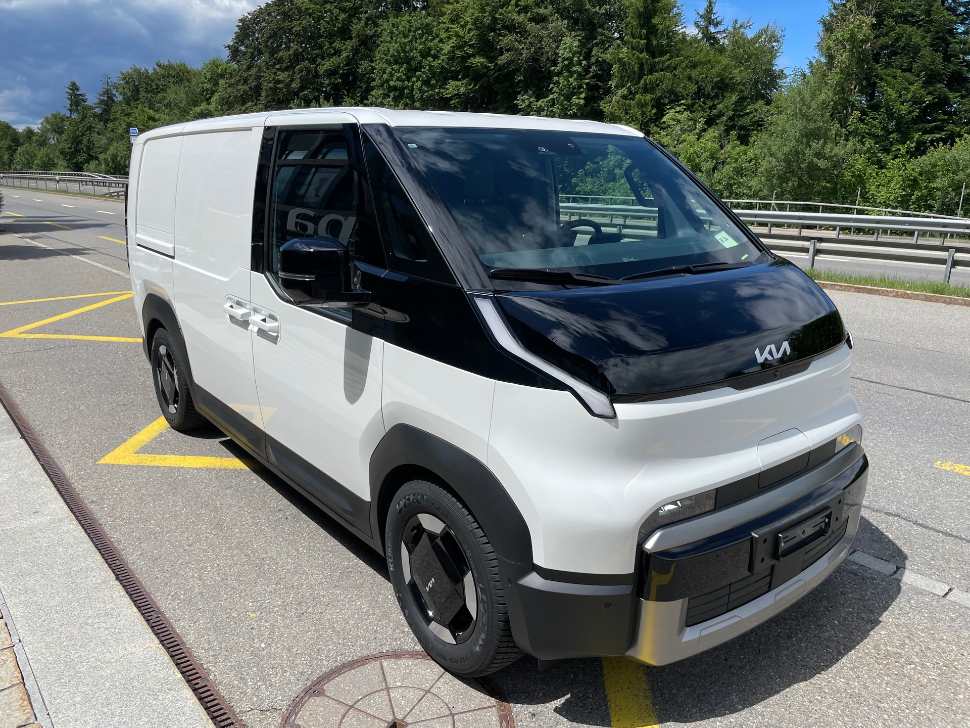 KIA PV5 71.2 kWh Elite Cargo-showroom-element-2