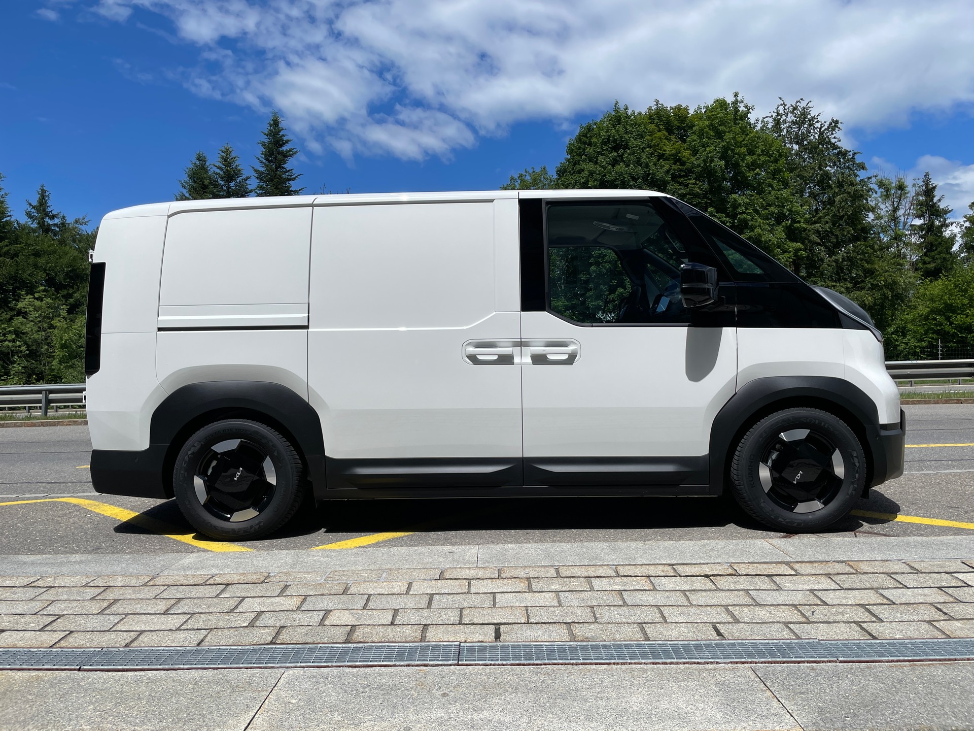 KIA PV5 71.2 kWh Elite Cargo-showroom-element-3