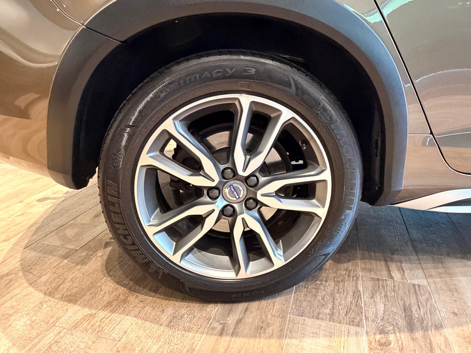 VOLVO V60 Cross Country D4 AWD Momentum Geartronic-image-23