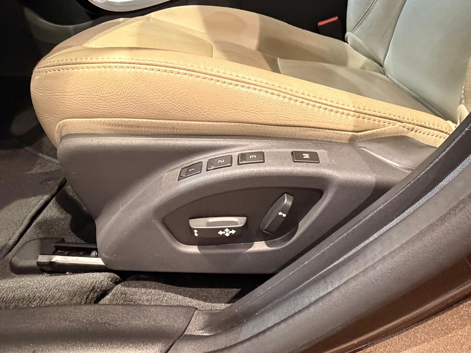 VOLVO V60 Cross Country D4 AWD Momentum Geartronic-image-14
