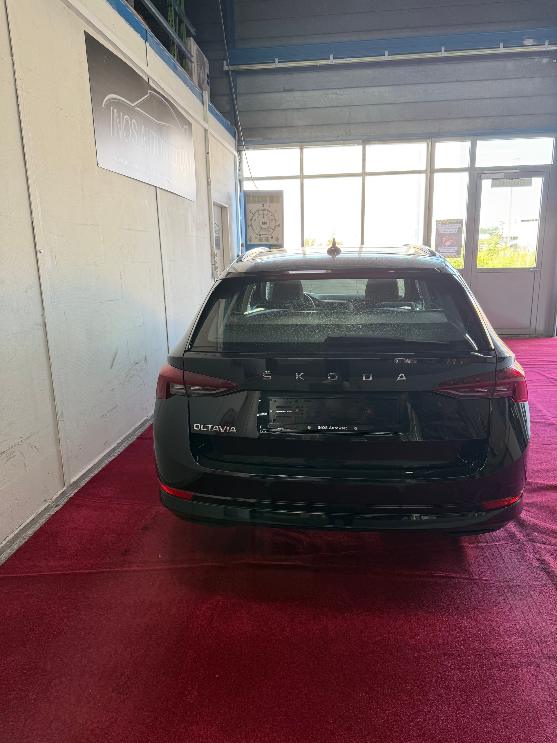 SKODA Octavia Combi 2.0 TDI DSG Style-image-5