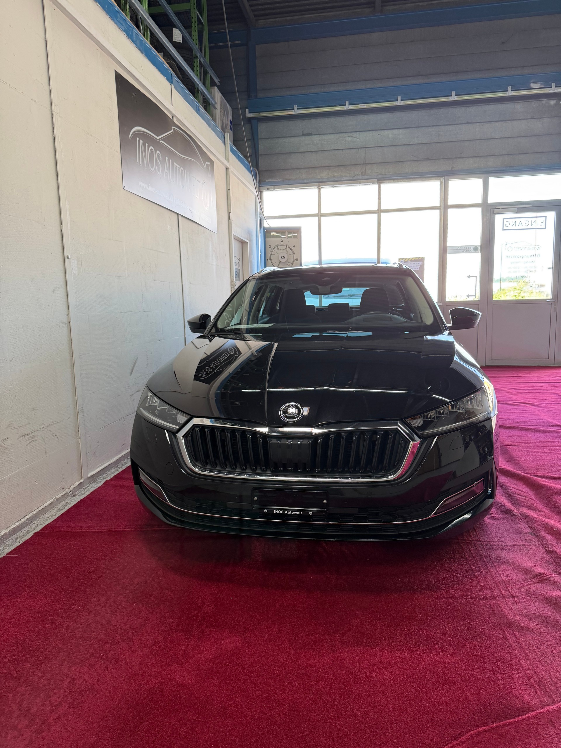 SKODA Octavia Combi 2.0 TDI DSG Style-image-1