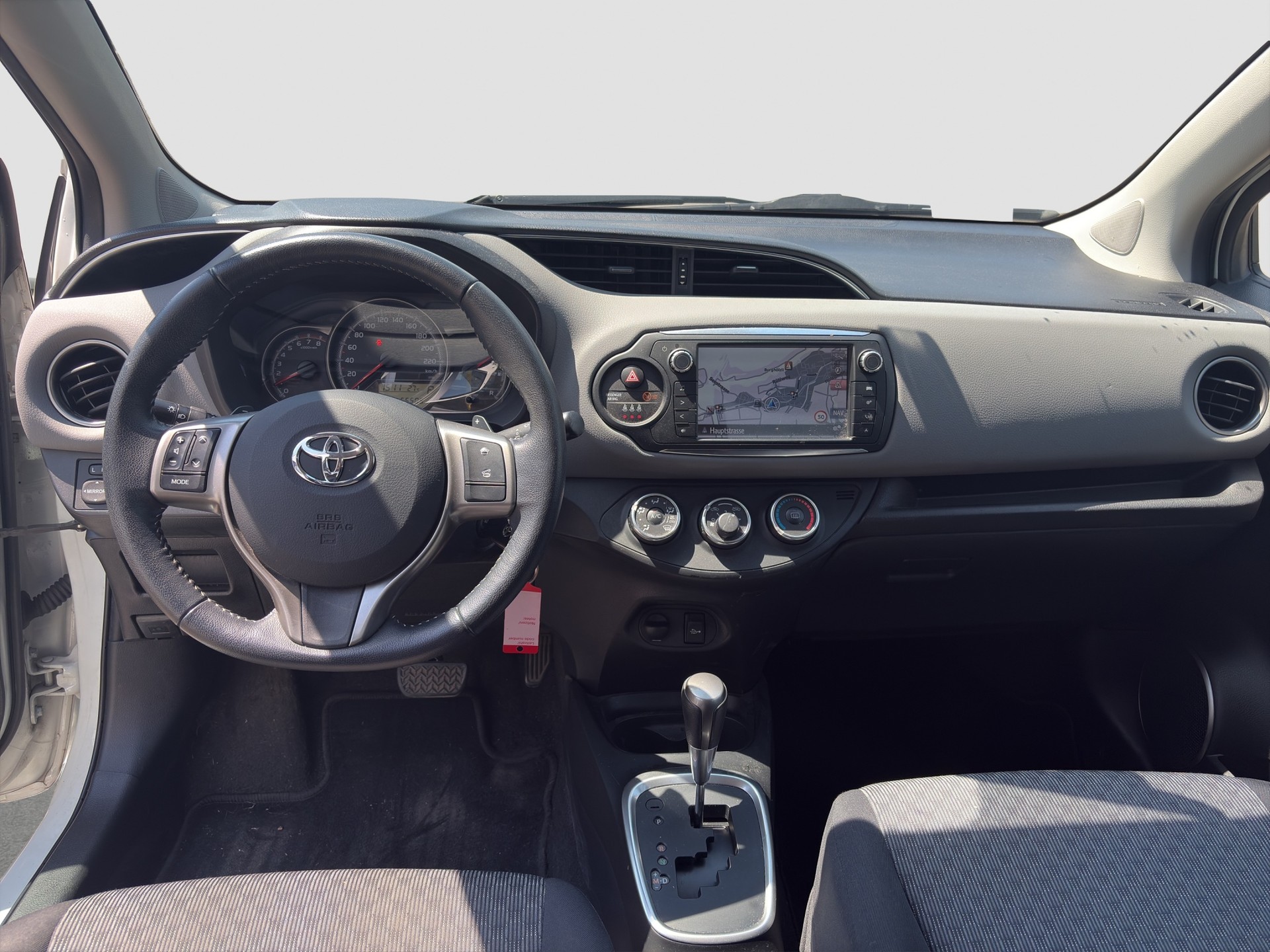 TOYOTA Yaris 1.33 Luna Multidrive-image-12