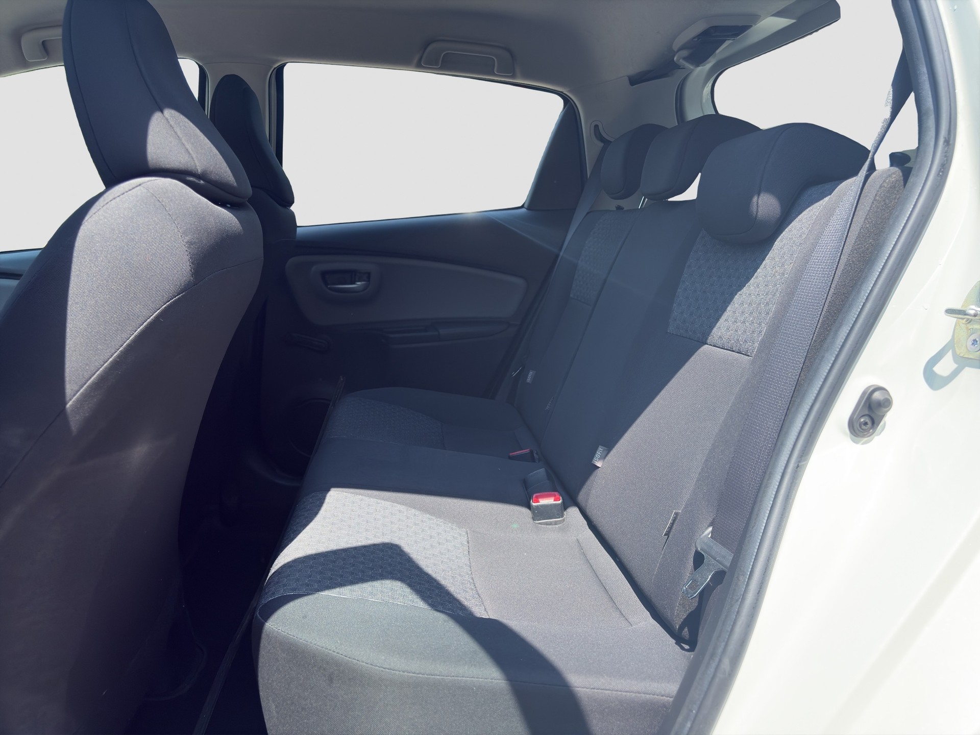 TOYOTA Yaris 1.33 Luna Multidrive-image-19