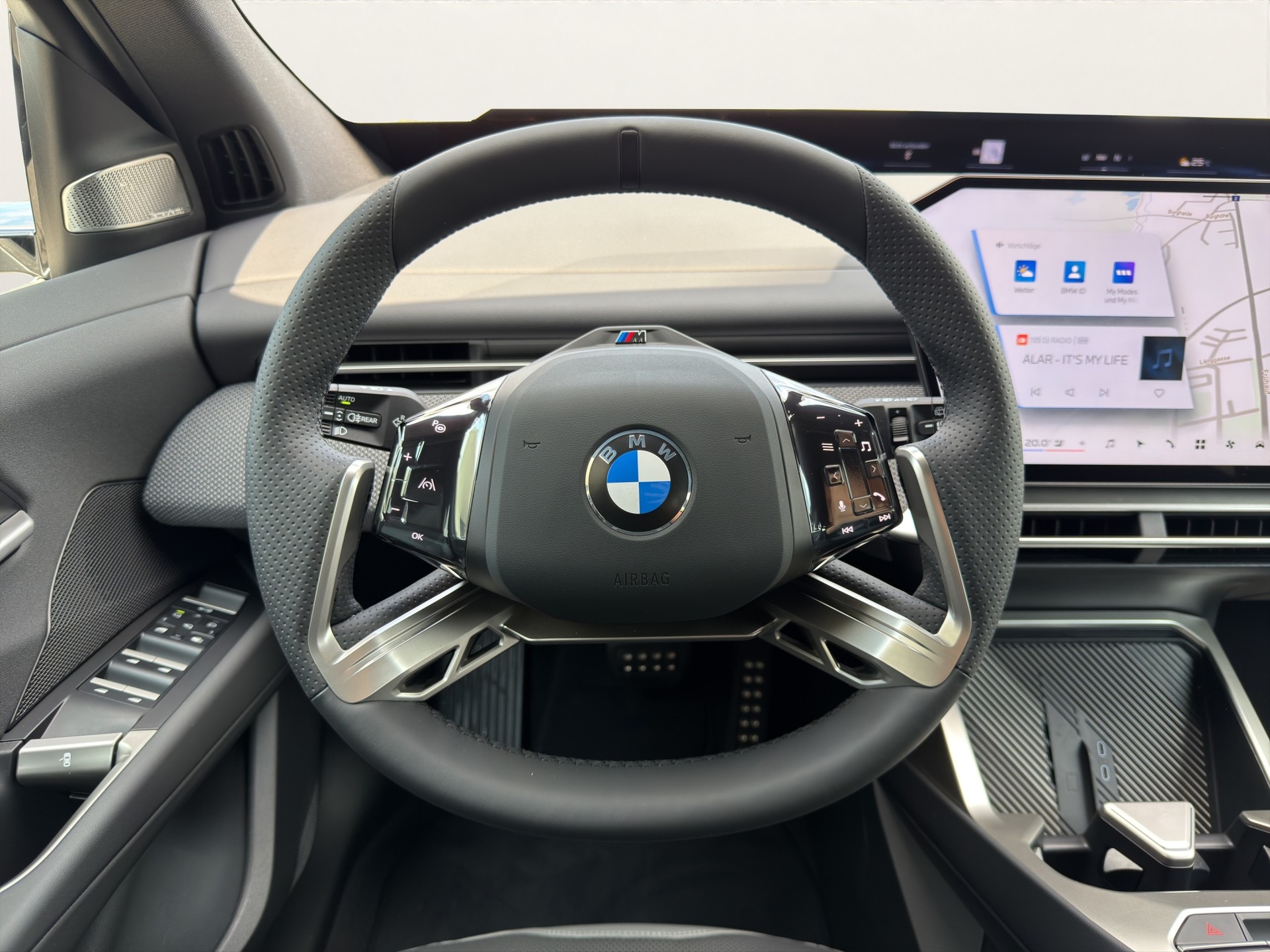 BMW iX3 50 xDrive M Sport-image-10