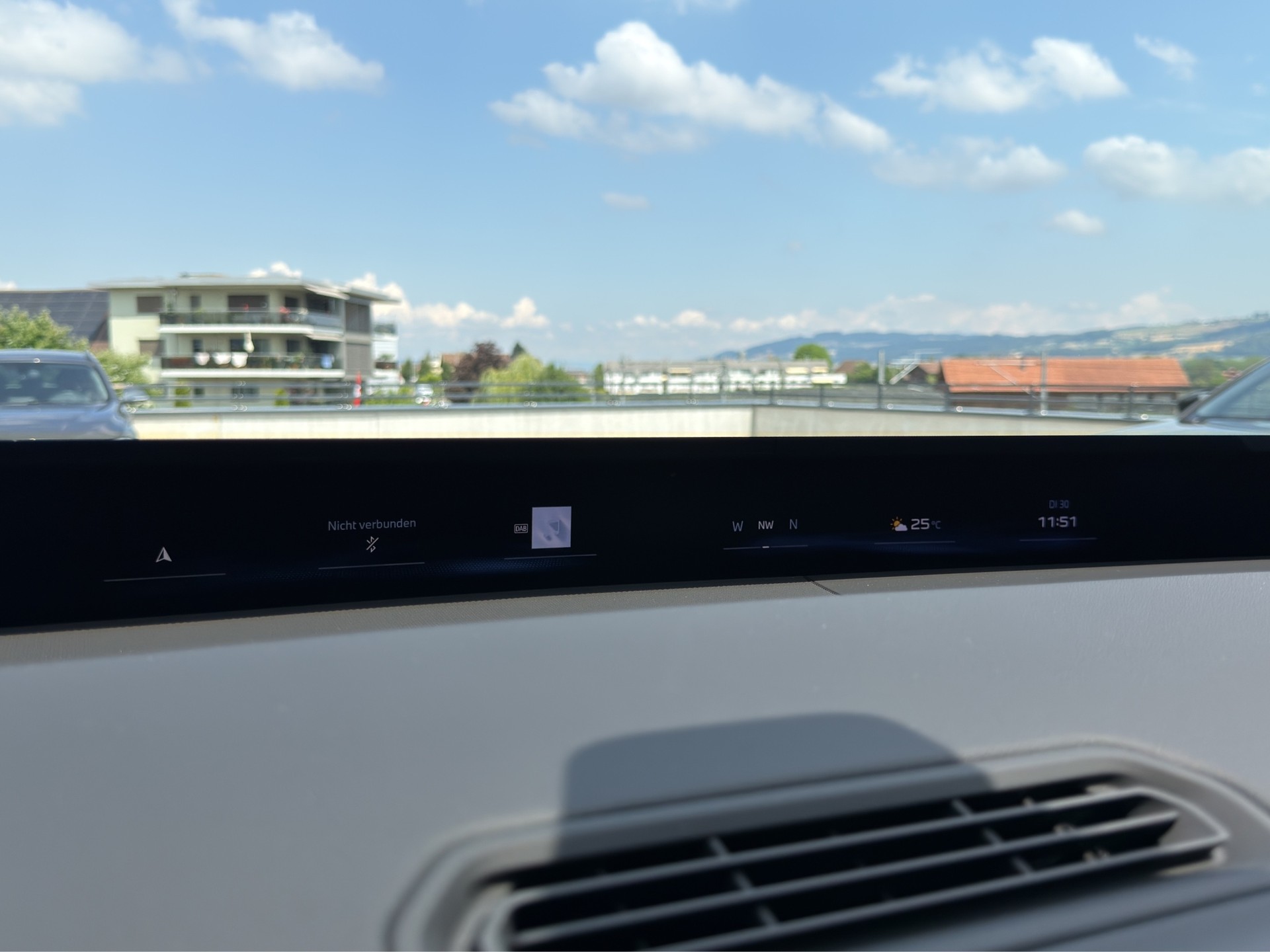 BMW iX3 50 xDrive M Sport-image-12