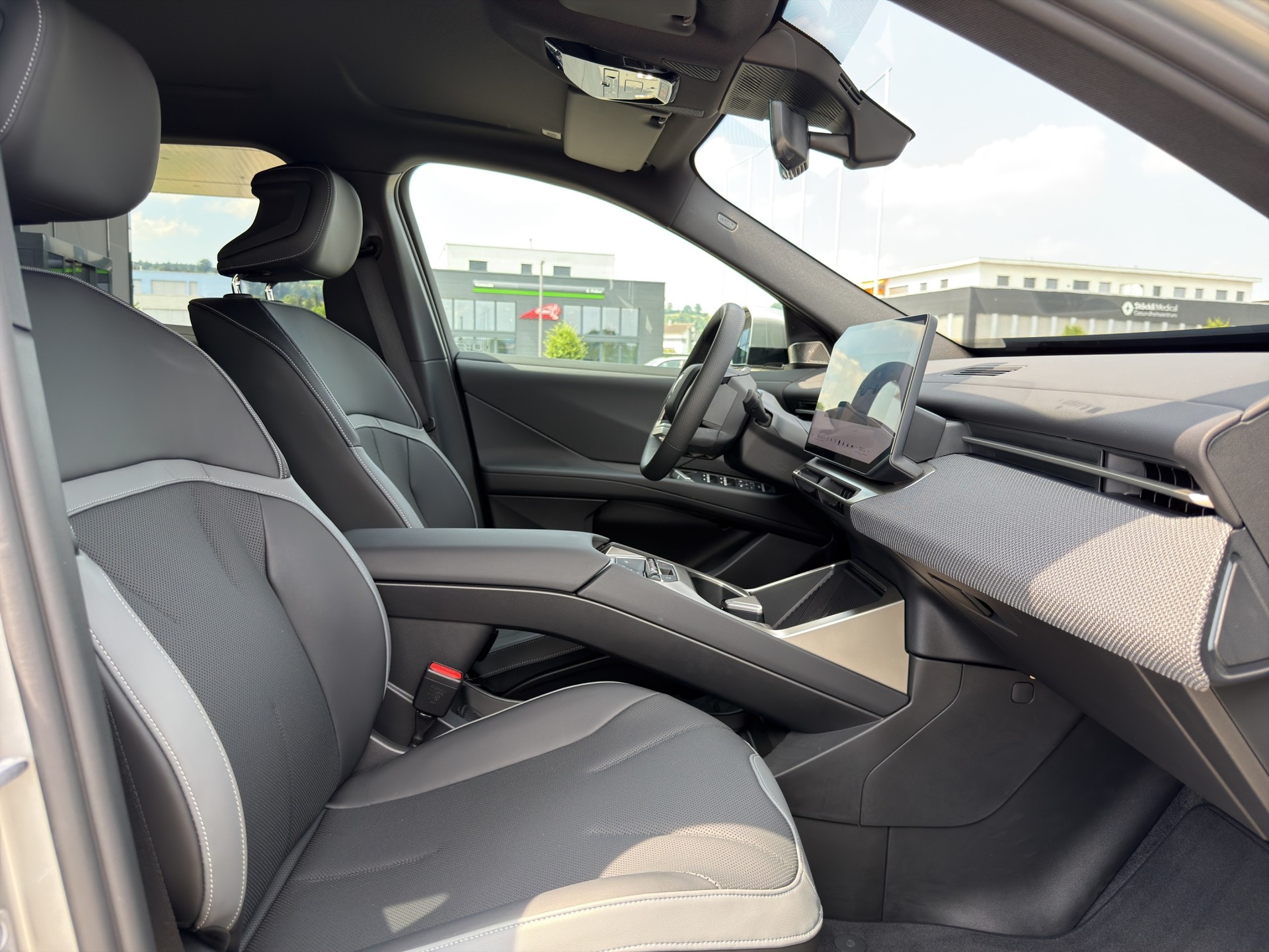 BMW iX3 50 xDrive M Sport-image-20