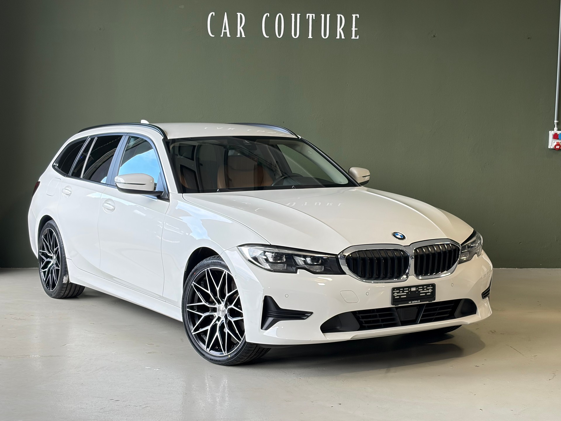 BMW 320d 48V Touring Steptronic ***19Zoll-Alu***CH-Fahrzeug***-showroom-element-2