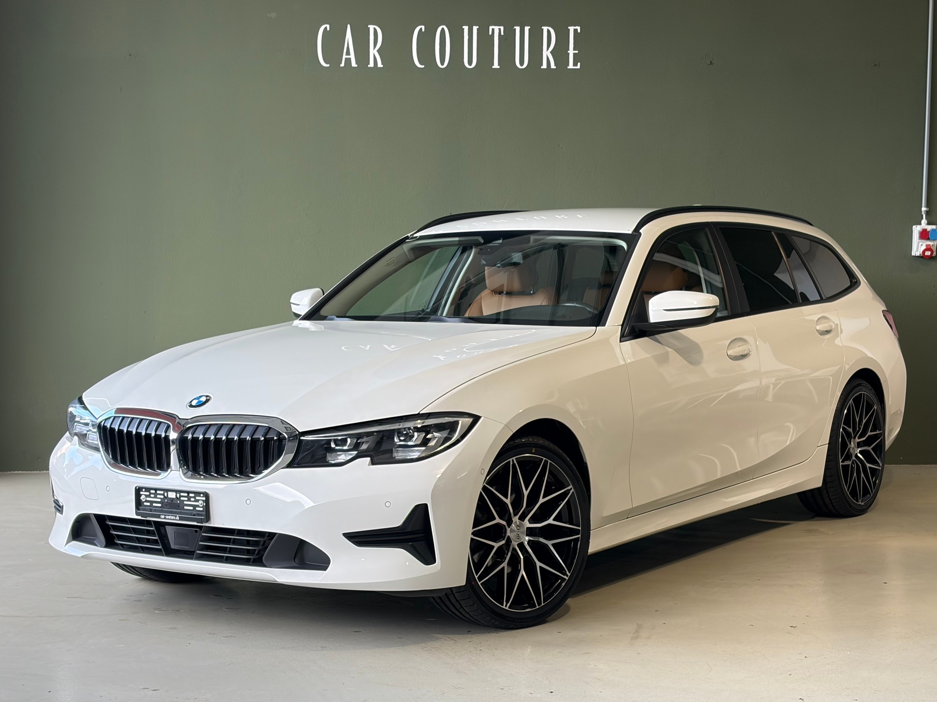 BMW 320d 48V Touring Steptronic ***19Zoll-Alu***CH-Fahrzeug***-showroom-element-1
