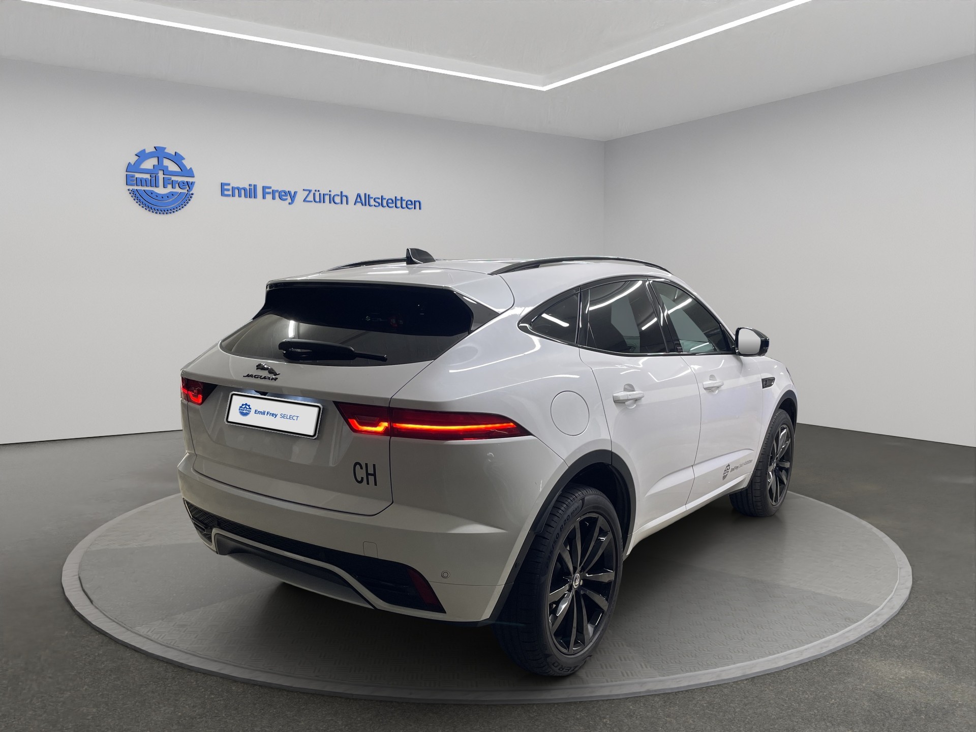 JAGUAR E-Pace 1.5 T 300e R-Dynamic SE AWD (Plug-in Hybrid)-showroom-element-2