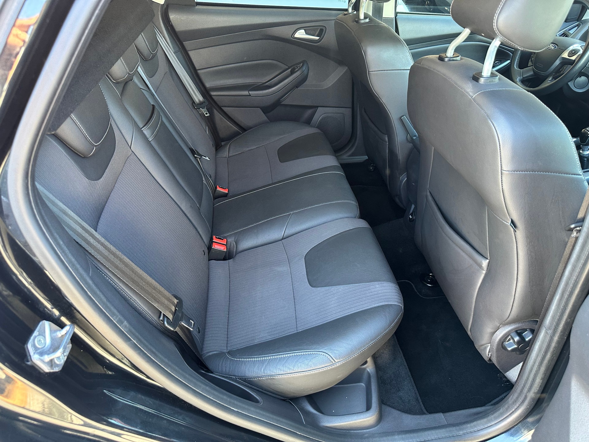 FORD Focus 1.6 SCTi Titanium-image-11