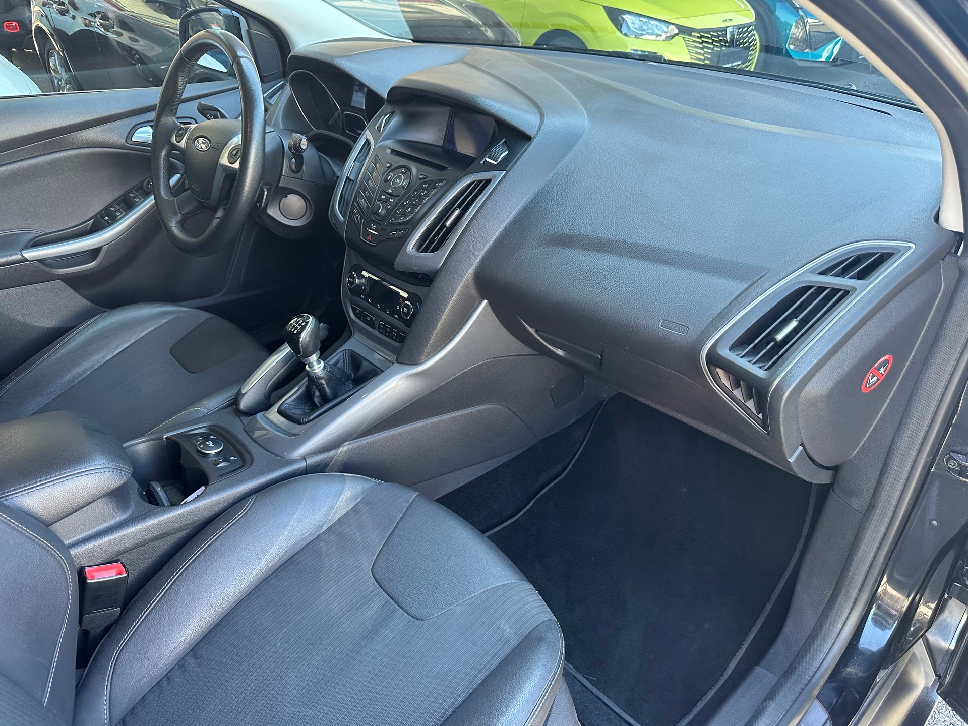 FORD Focus 1.6 SCTi Titanium-image-3