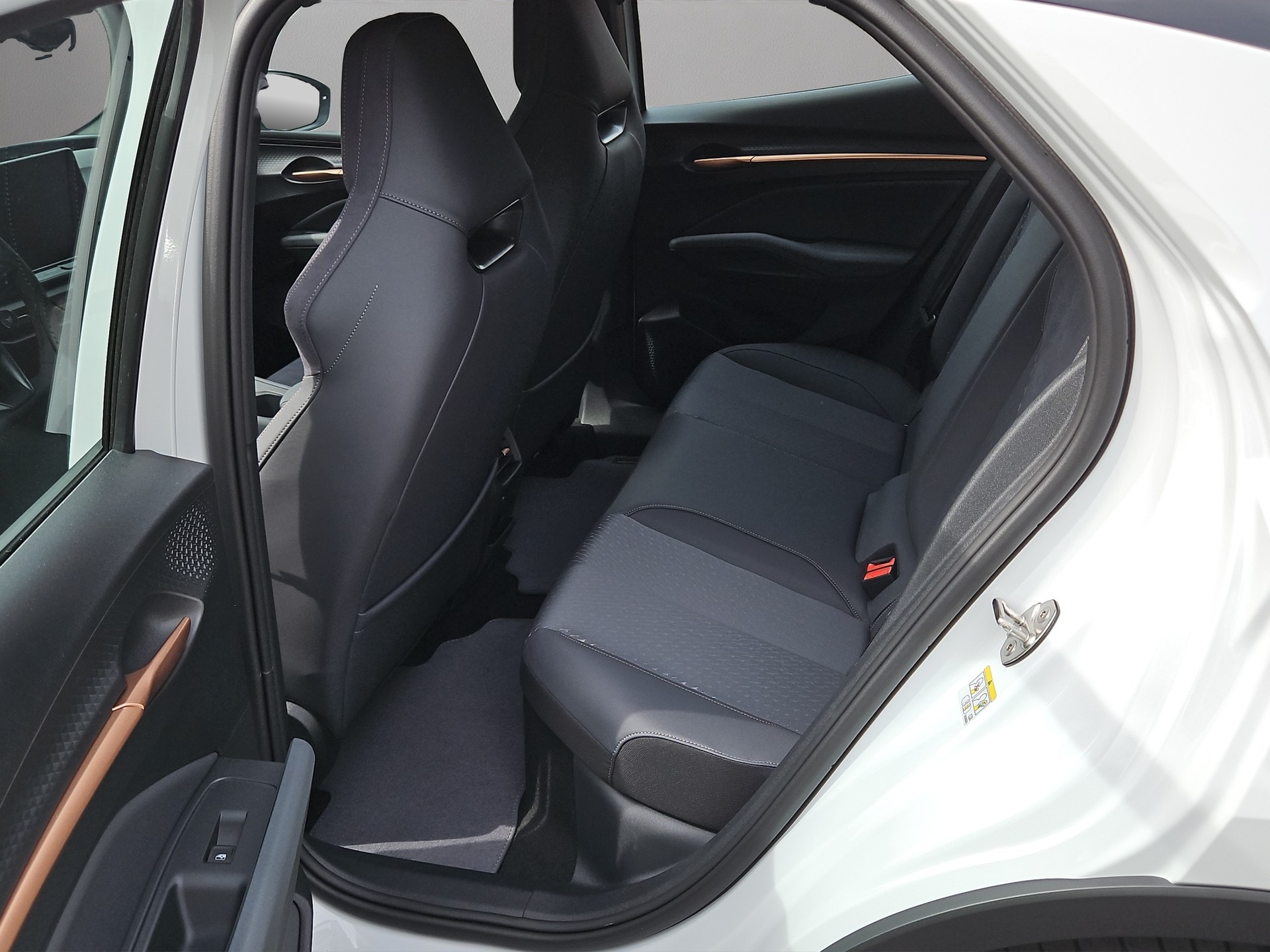 CUPRA Raval 52 kWh Dynamic Launch Edition-image-5