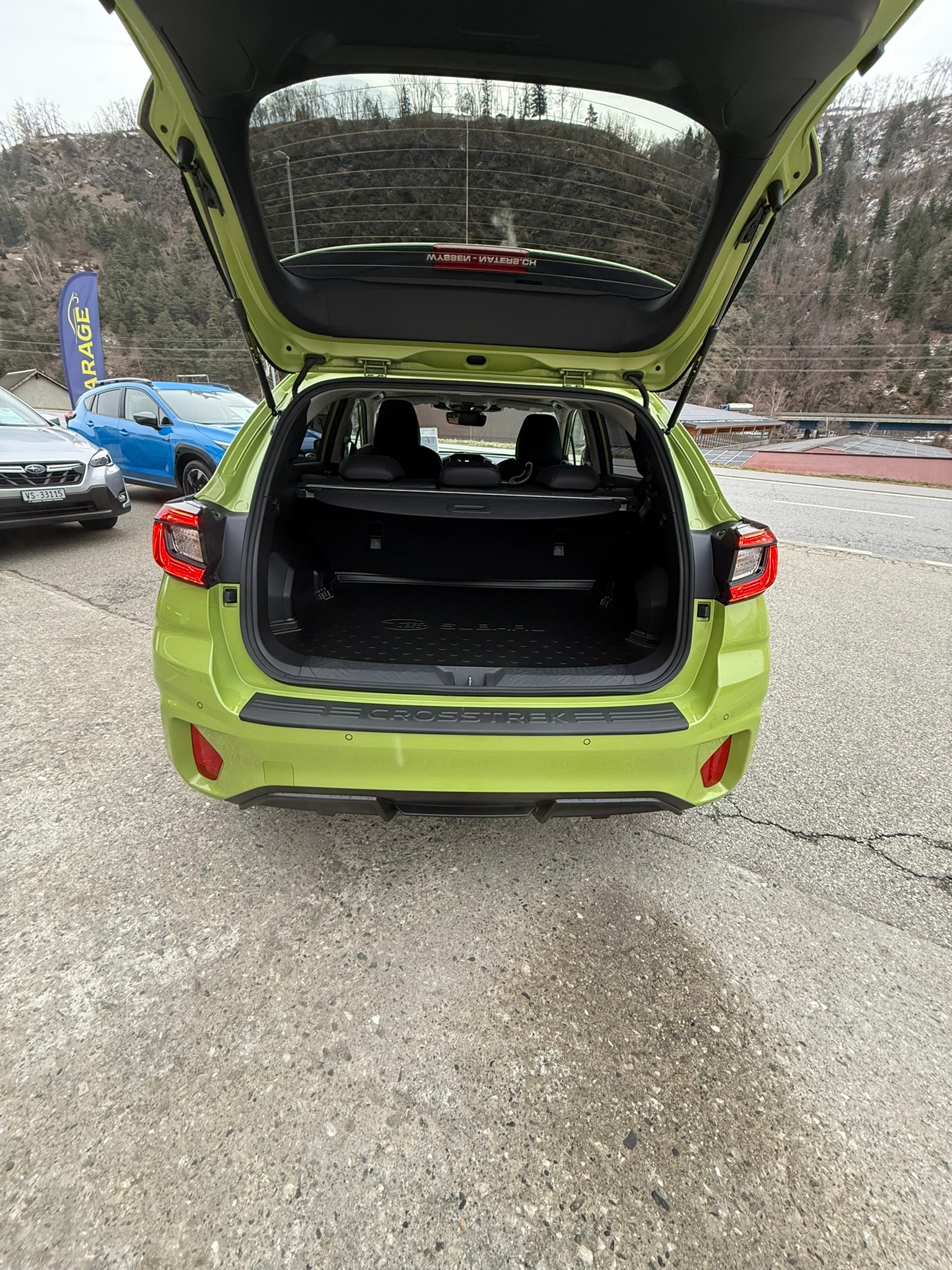 SUBARU Impreza 2.0i e-Boxer Luxury-showroom-element-3