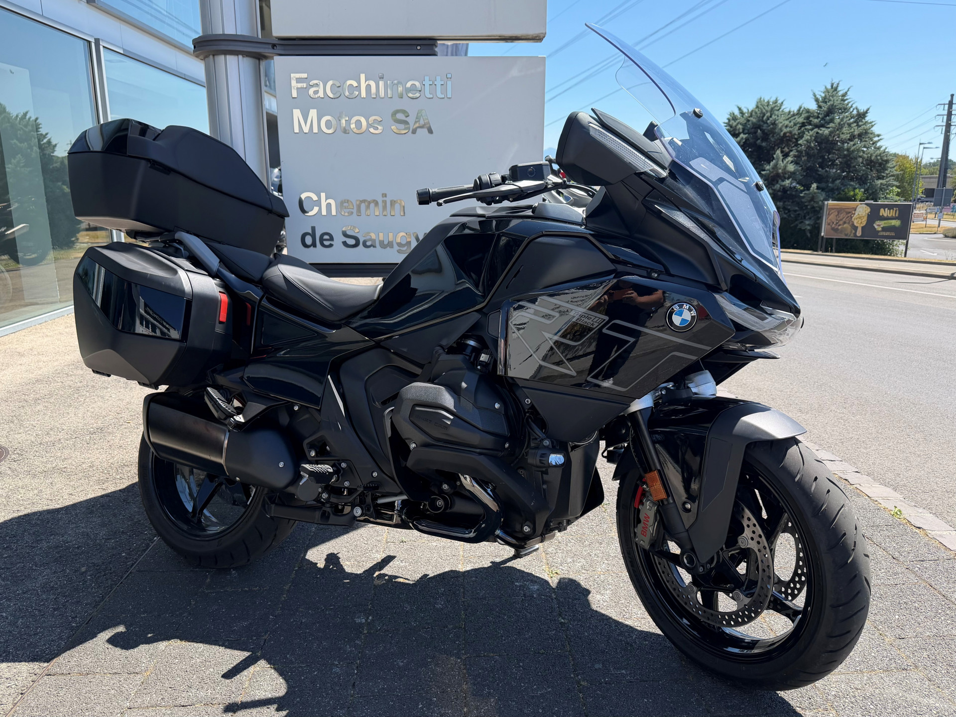 BMW R 1300 RT Triple Black-image-0