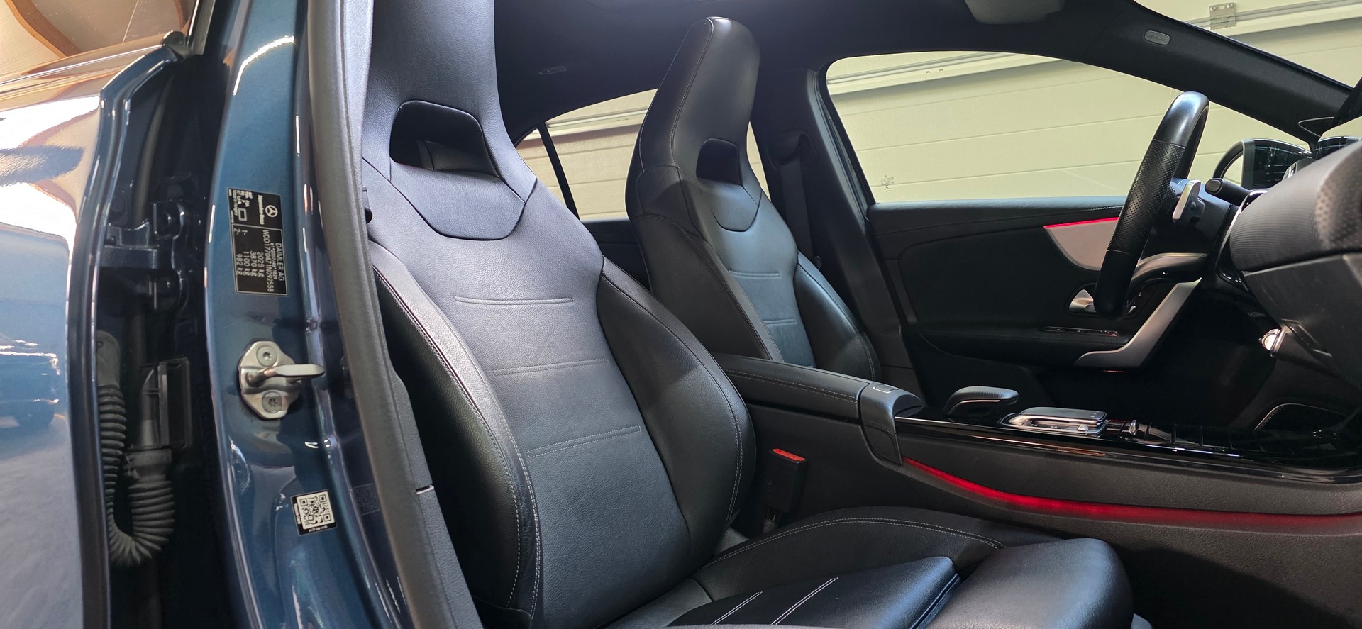 MERCEDES-BENZ A 250 4Matic AMG Line 4Matic 7G-DCT *PANORAMADACH*CH FAHRZEUG*360°Kamera*Ambiente*-image-27