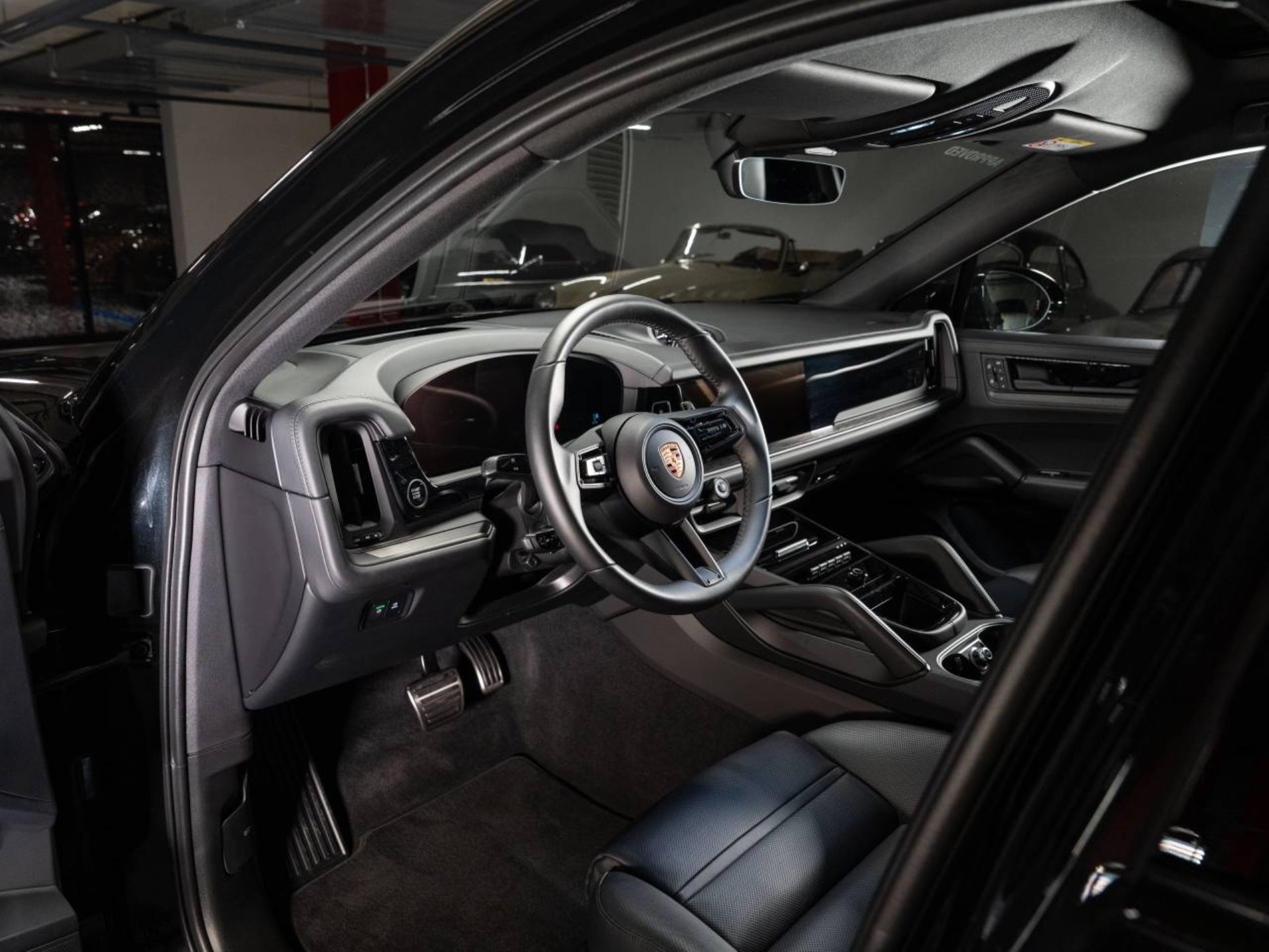 PORSCHE Cayenne S E-Hybrid Coupé Black Edition-showroom-element-3