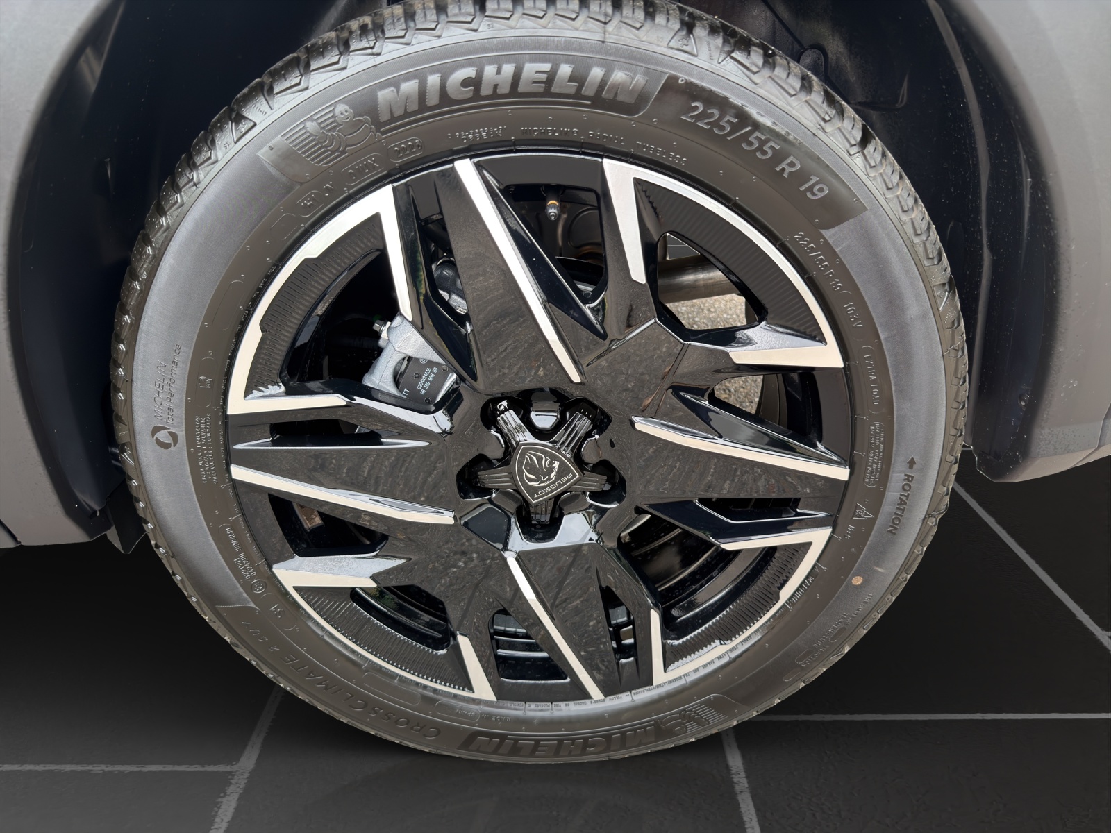 PEUGEOT 3008 NEW 145 e-DCS GT-image-9