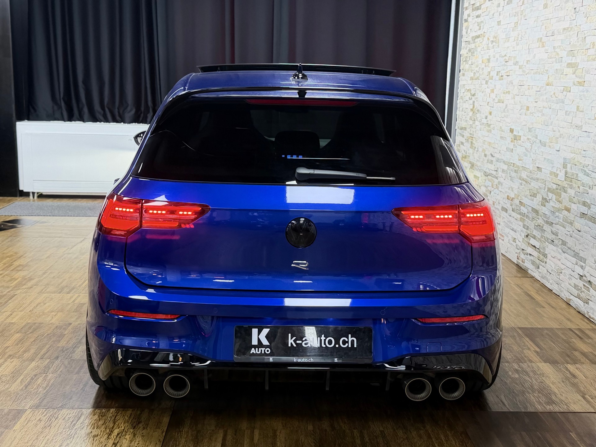 VW Golf 2.0 TSI R DSG 4Motion R Performance / Akrapovic-showroom-element-2