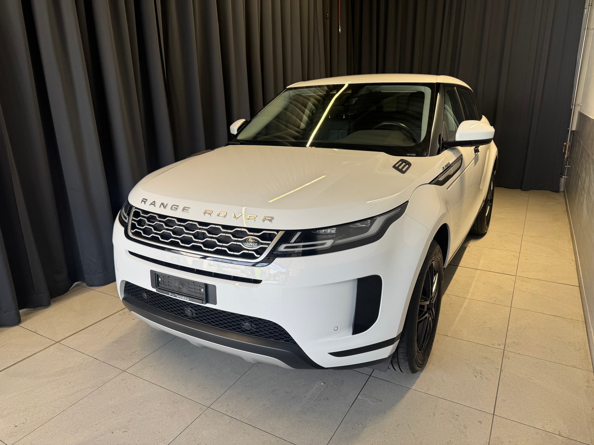 LAND ROVER Range Rover Evoque 2.0 TD4 Pure AT9(32)-showroom-element-1